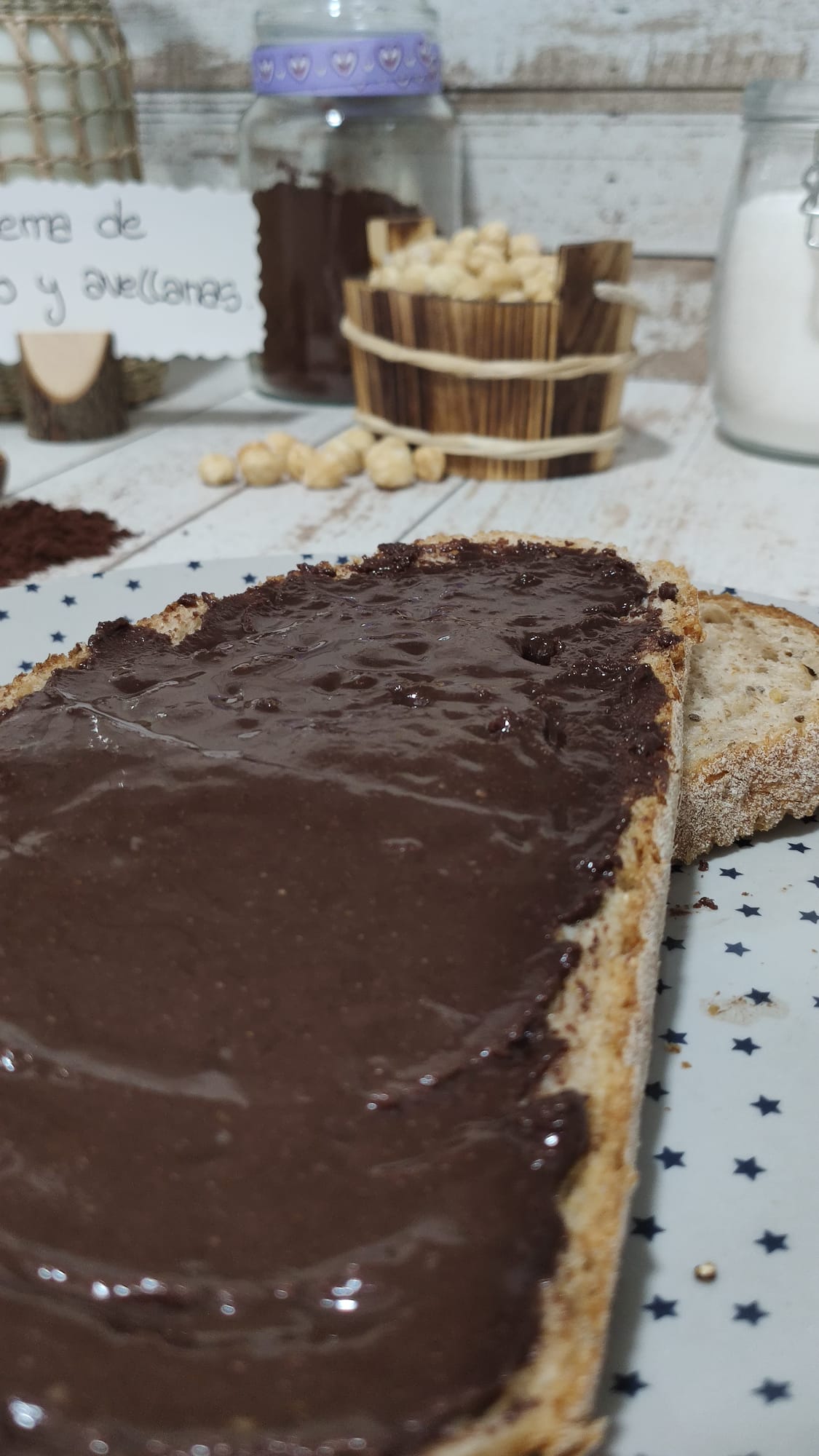 bizcocho cubierto de chocolate