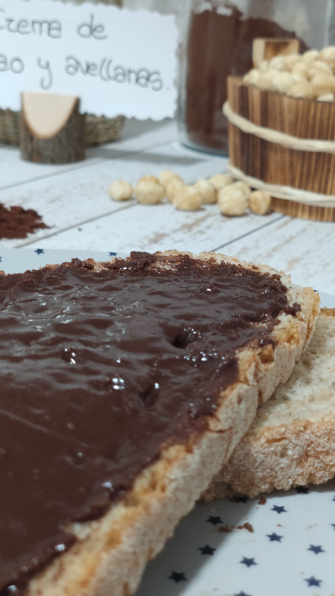 bizcocho cubierto de chocolate