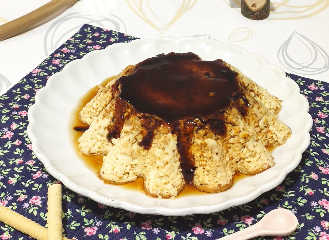 bizcocho cubierto de chocolate
