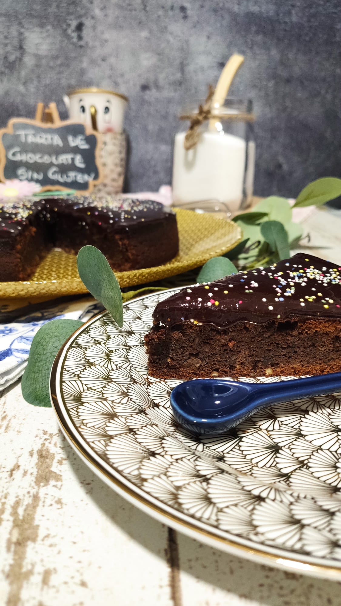 bizcocho cubierto de chocolate