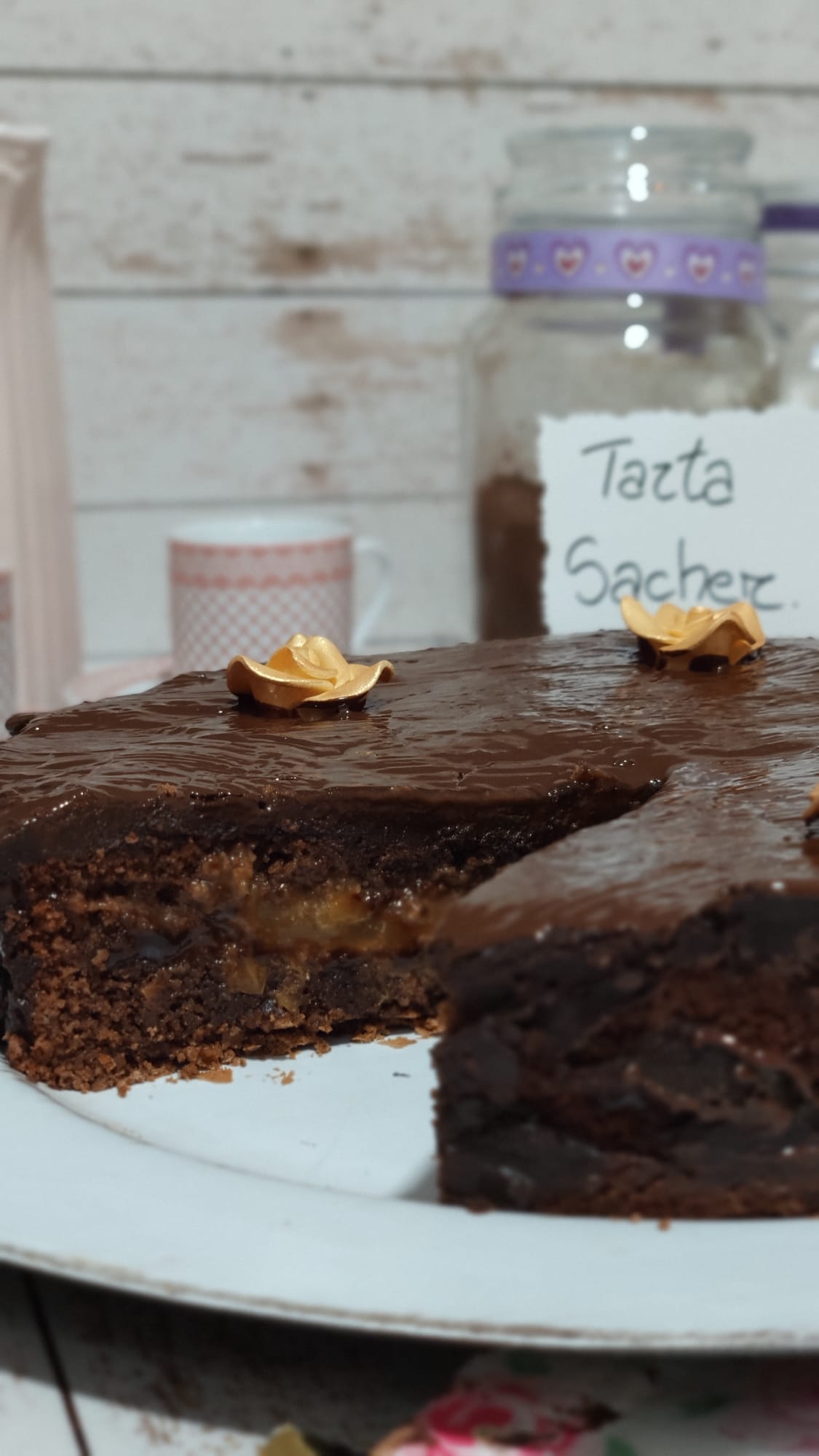 Corte de nuestra increíble Tarta Sacher