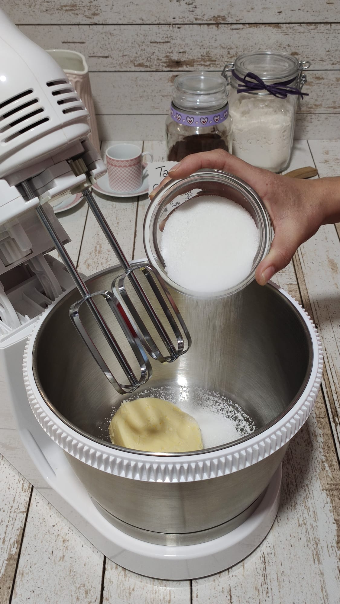 Batiendo la mantequilla con el azúcar