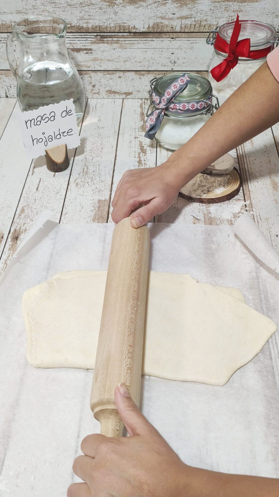 Incorporamos la nata líquida en un bol