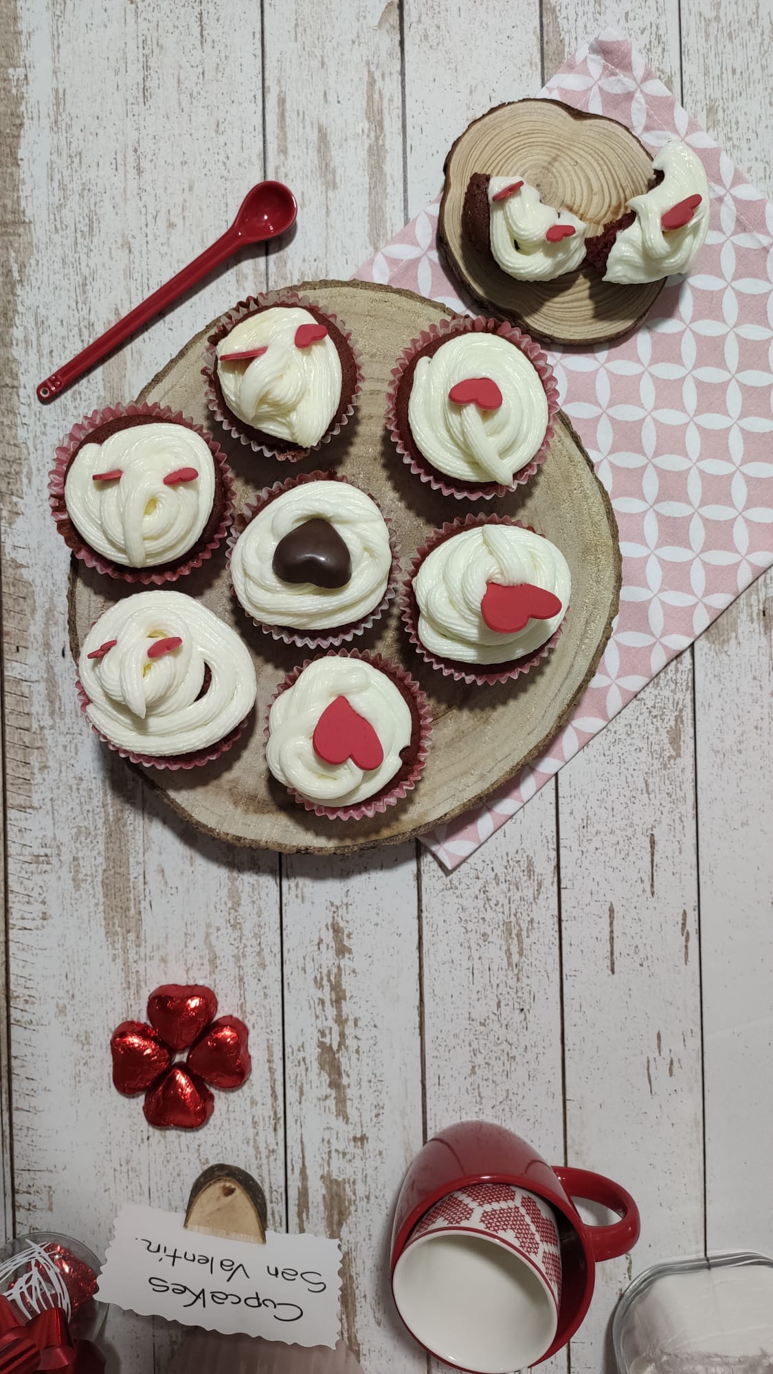 ¡Sorprende a tu pareja con nuestros Cupcakes Red Velvet!