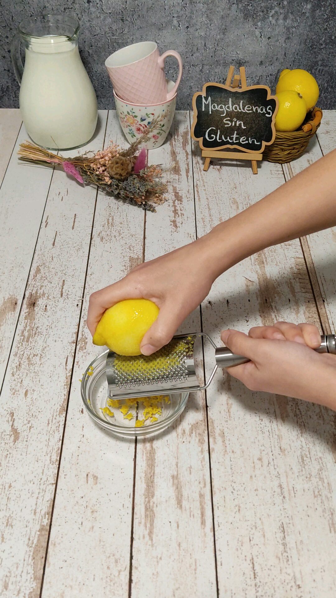 Obtenemos la ralladura de un limón