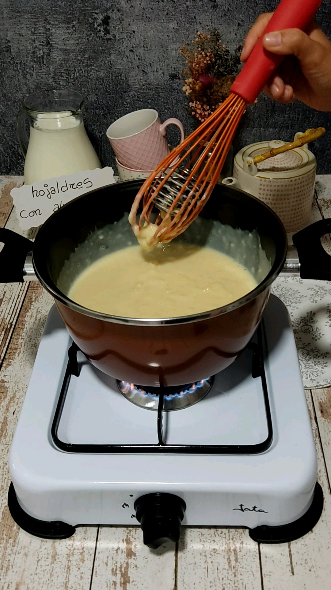 Mantenemos en el fuego hasta que la crema espese