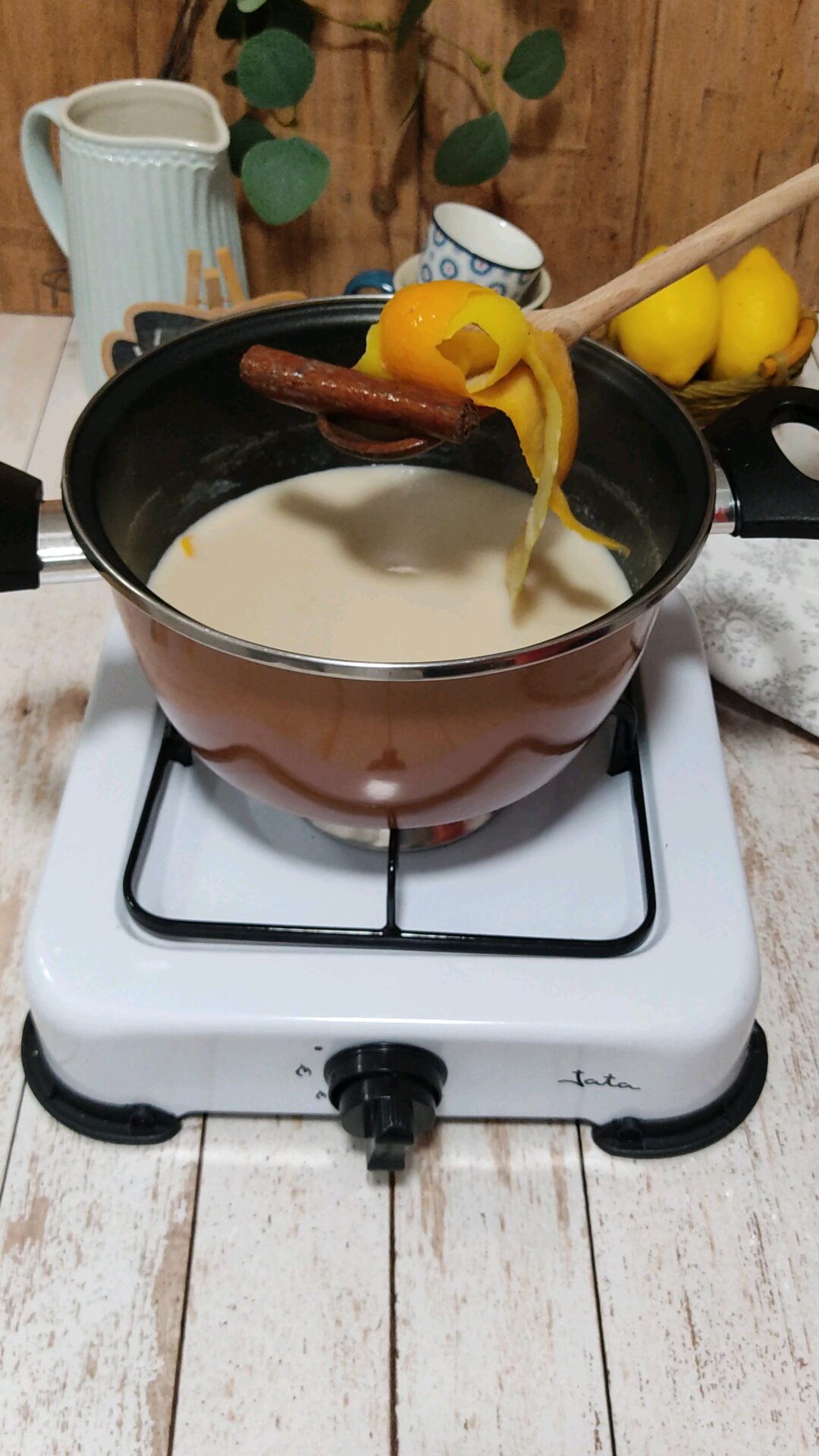 Retiramos los sólidos de la leche infusionada Retiramos los sólidos de la leche infusionada