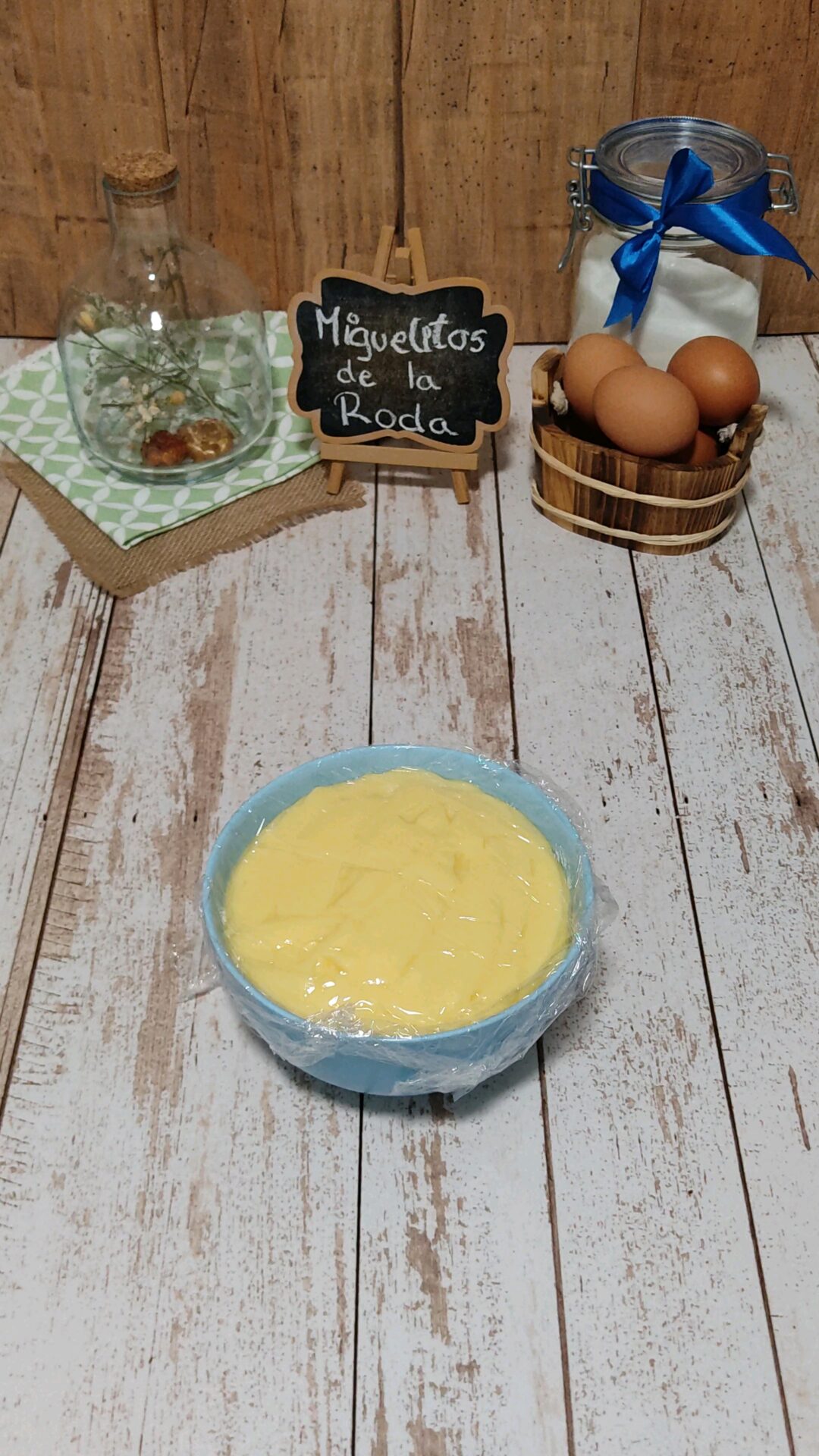 Tapamos nuestra crema con film y enfriamos