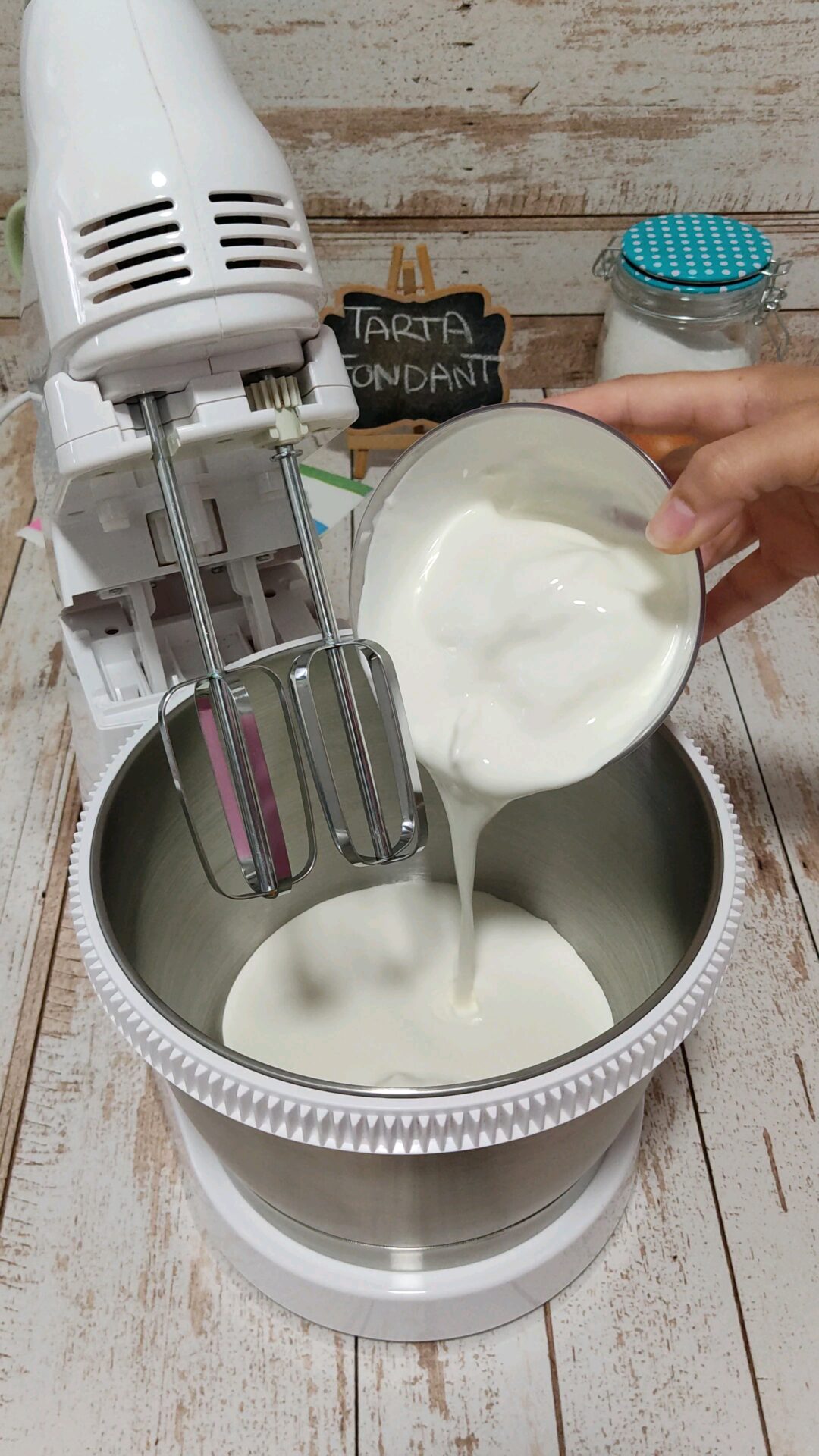 Preparamos el relleno de nuestra tarta fondant