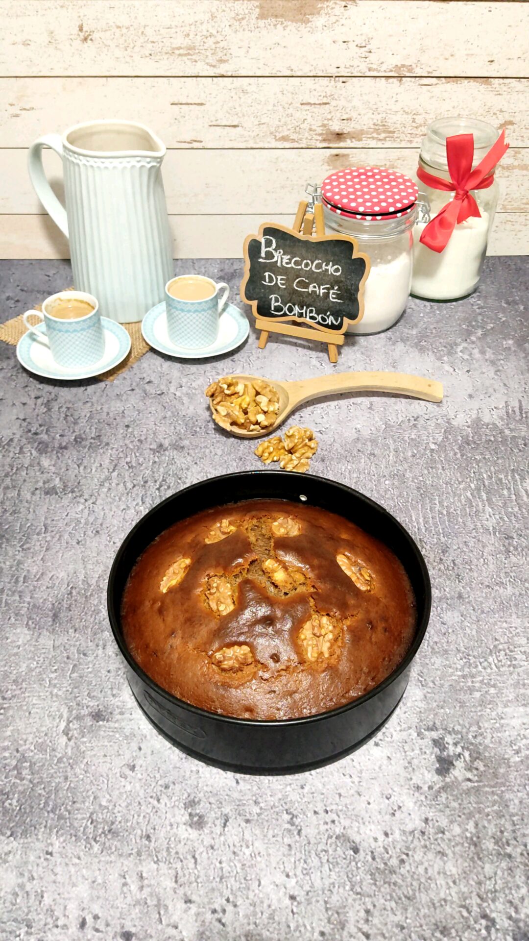 Nuestro bizcocho de café bombón recién salido del horno