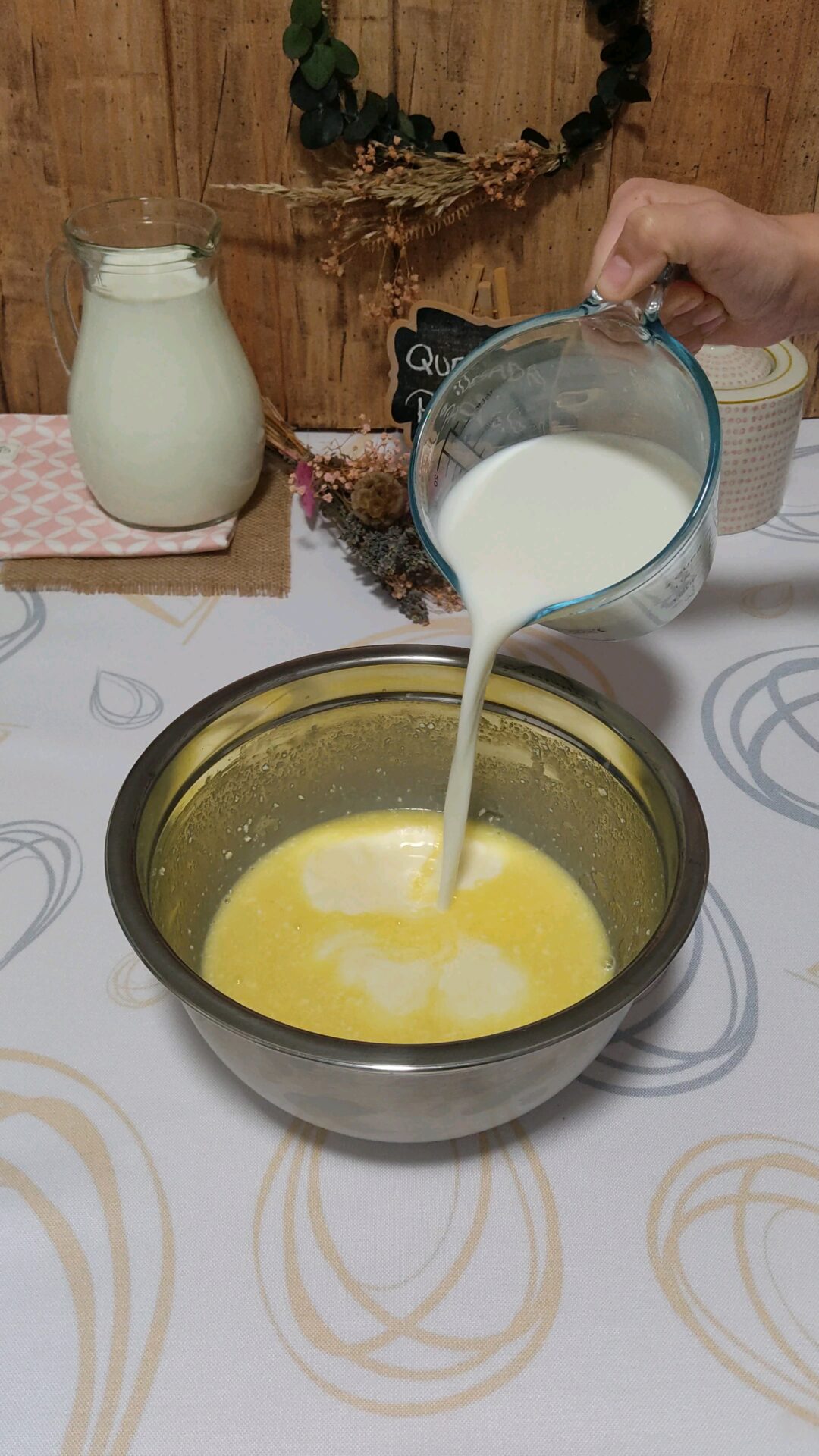 Añadimos la leche a la mezcla