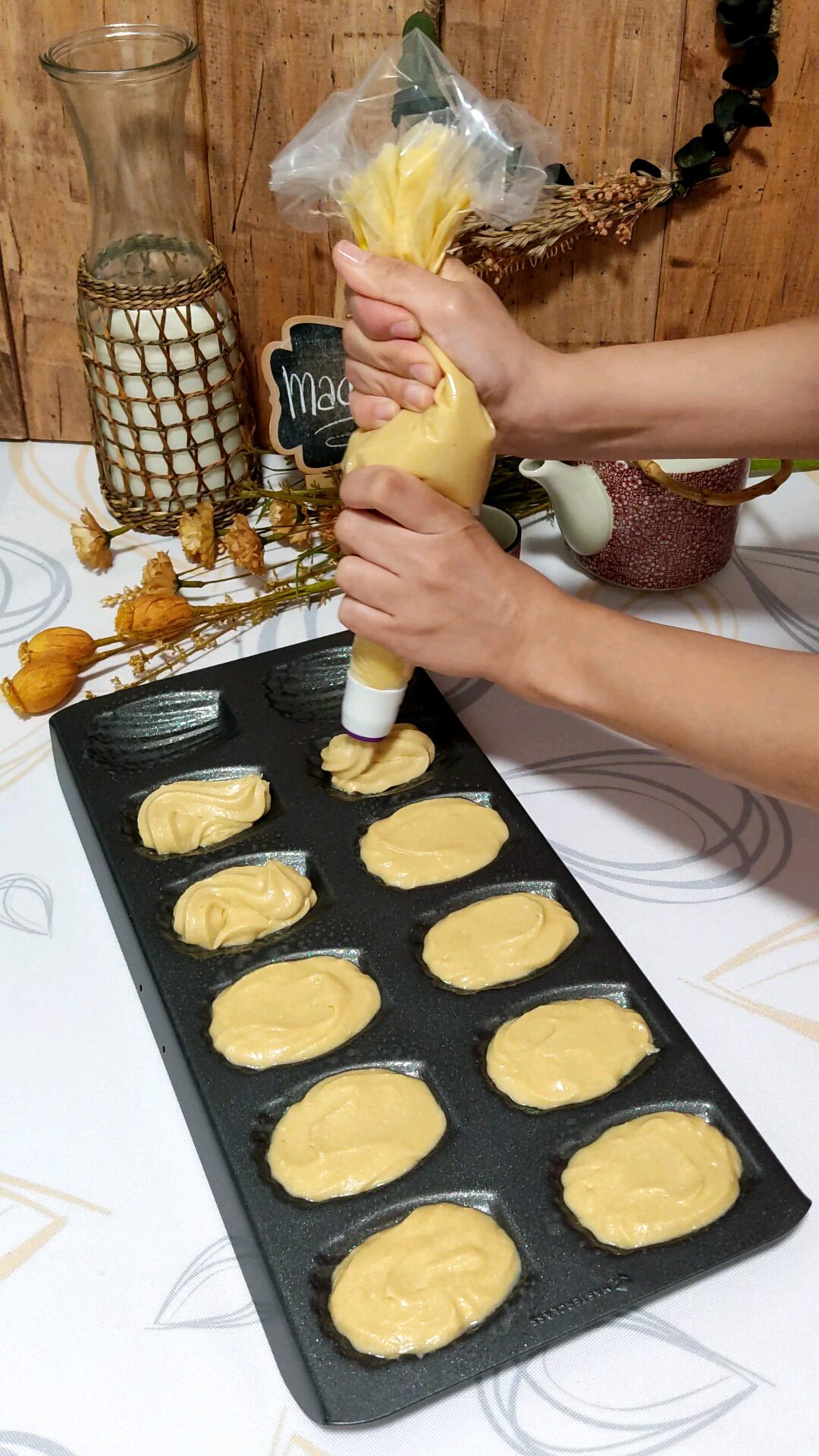 Rellenamos con masa las cavidades del molde