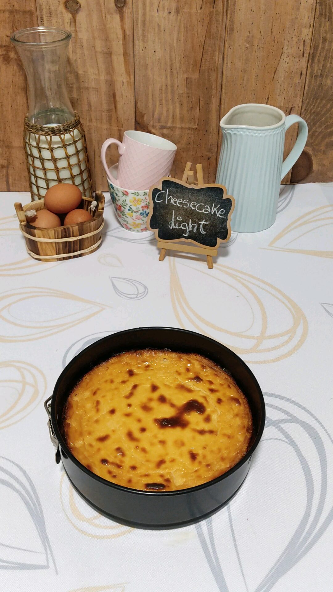 Nuestra cheesecake light recién horneada Nuestra cheesecake light recién horneada