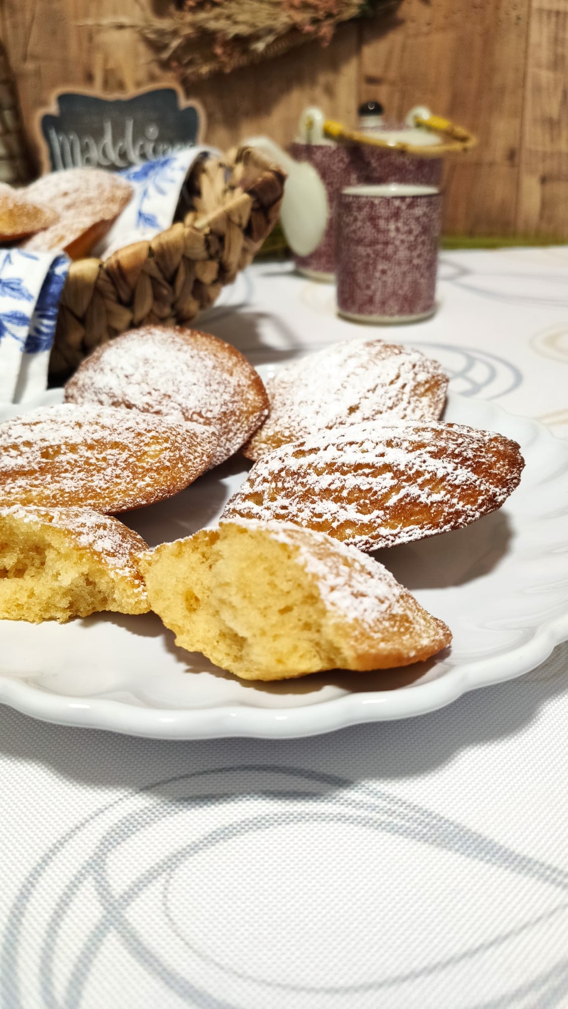 Disfruta de estas deliciosas y esponjosas madeleines
