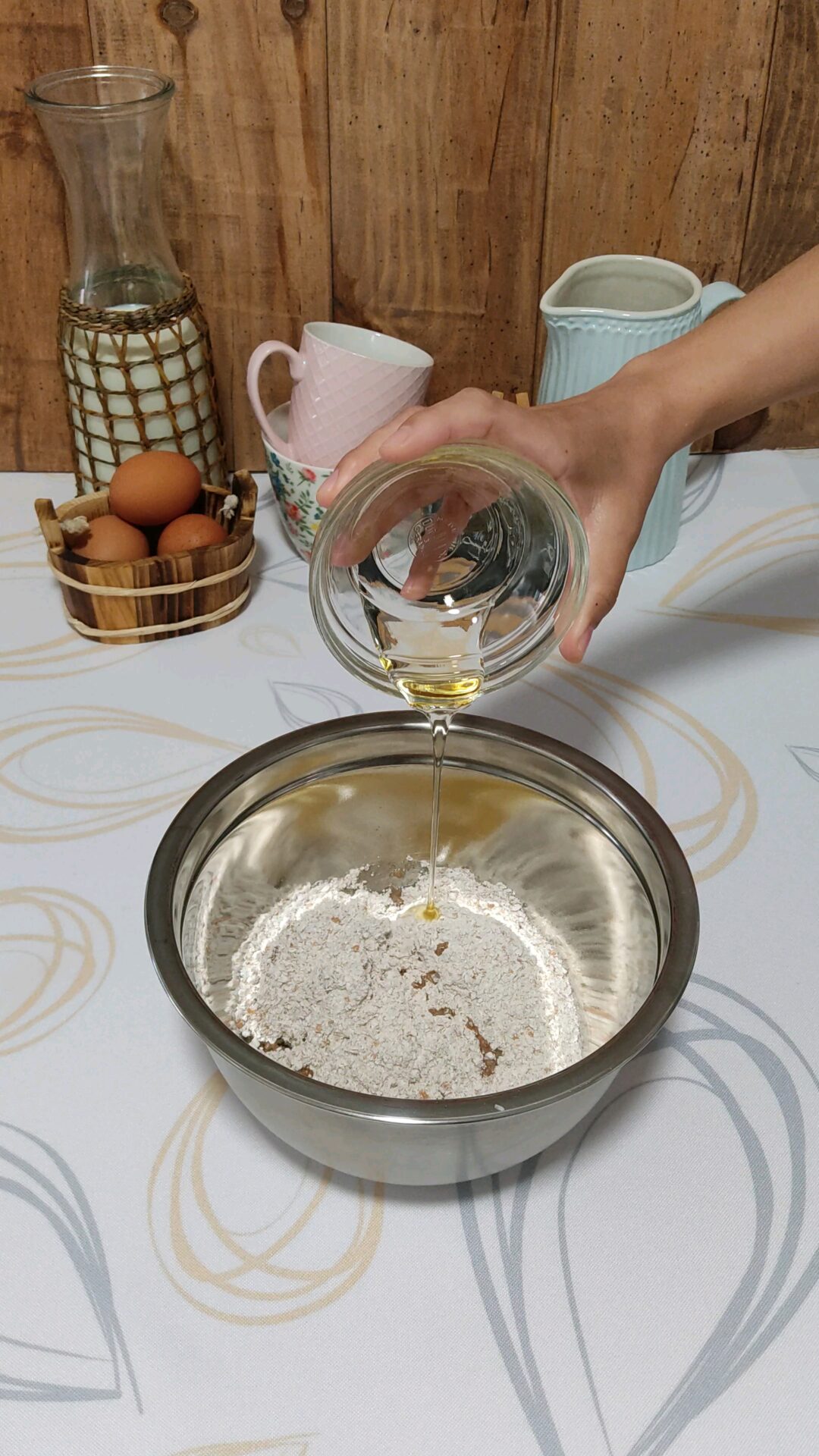 Incorporamos en un bol los ingredientes de la base Incorporamos en un bol los ingredientes de la base