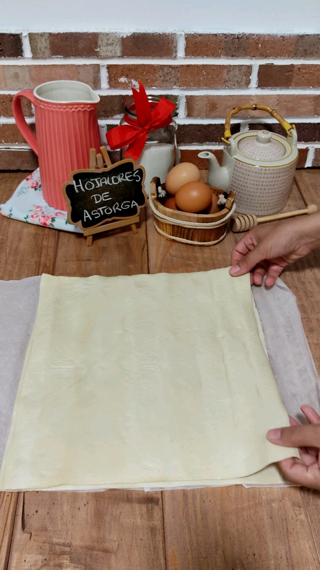 Colocamos encima la otra plancha Colocamos encima la otra plancha