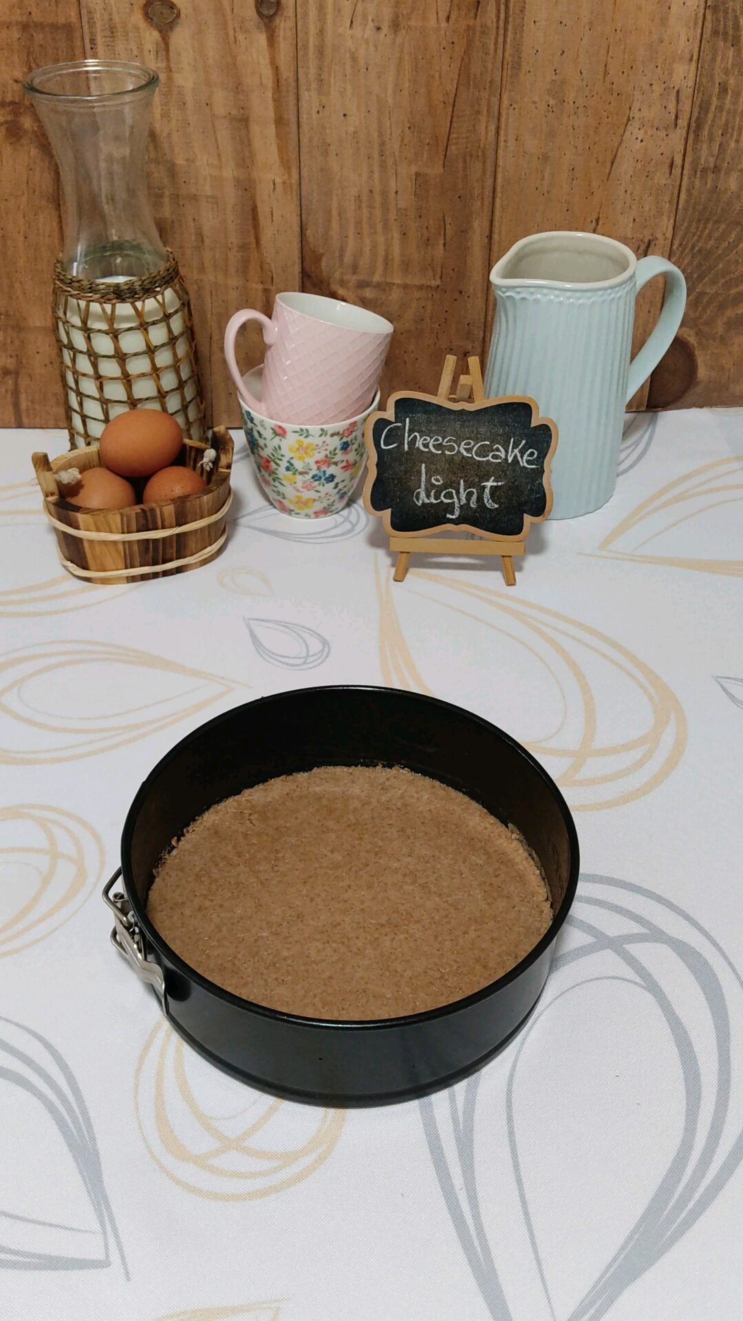 Y reservamos en frío la base de nuestra cheesecake light Y reservamos en frío la base de nuestra cheesecake light