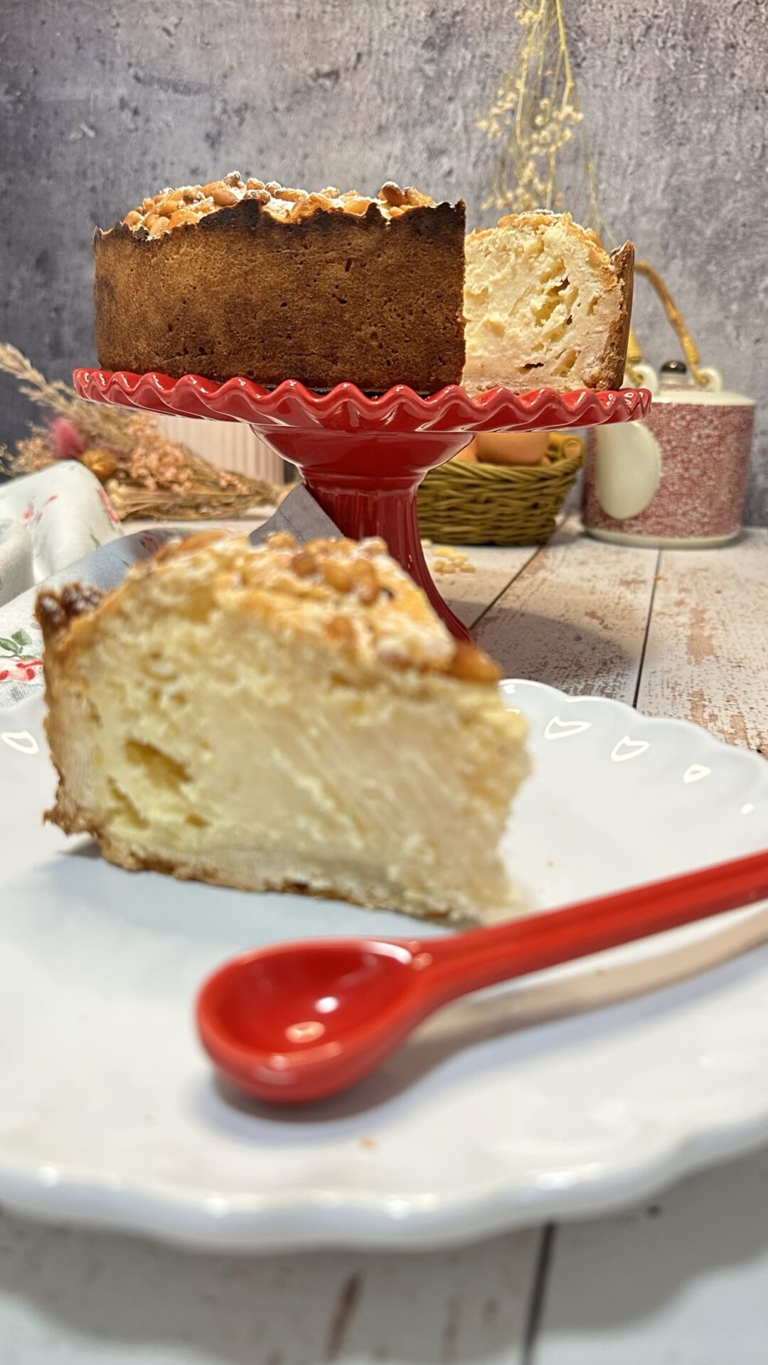 Una porción de la tarta de requesón y piñones de Toledo en Dulce