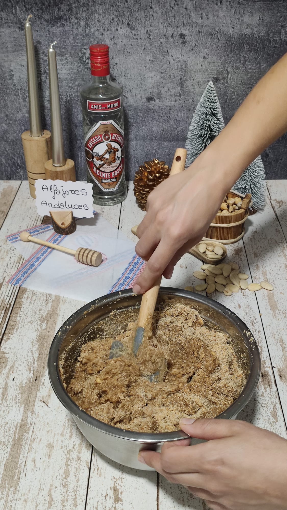 Mezclamos con la espátula hasta integrarlo todo