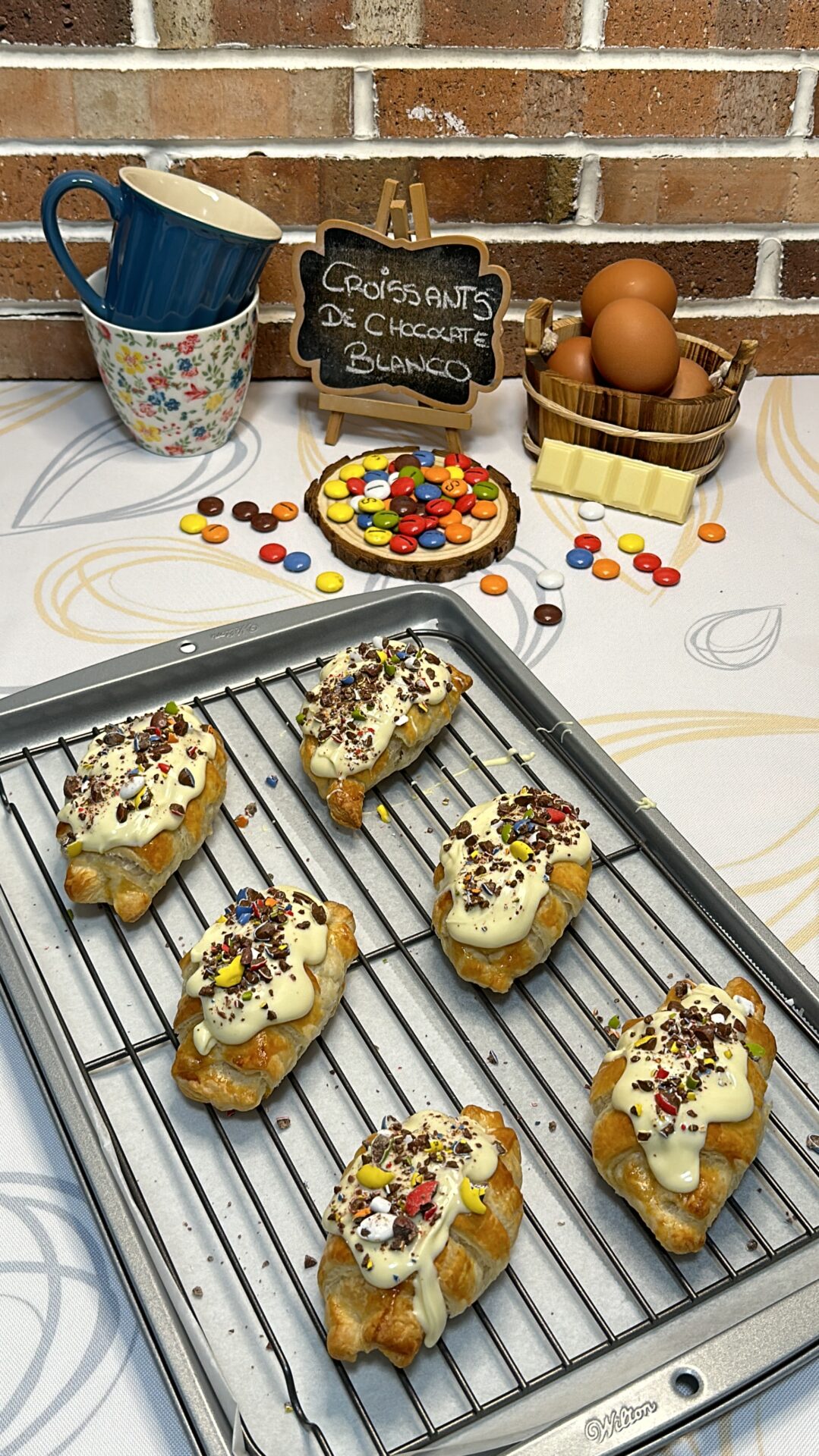 Nuestros croissants de chocolate blanco terminados