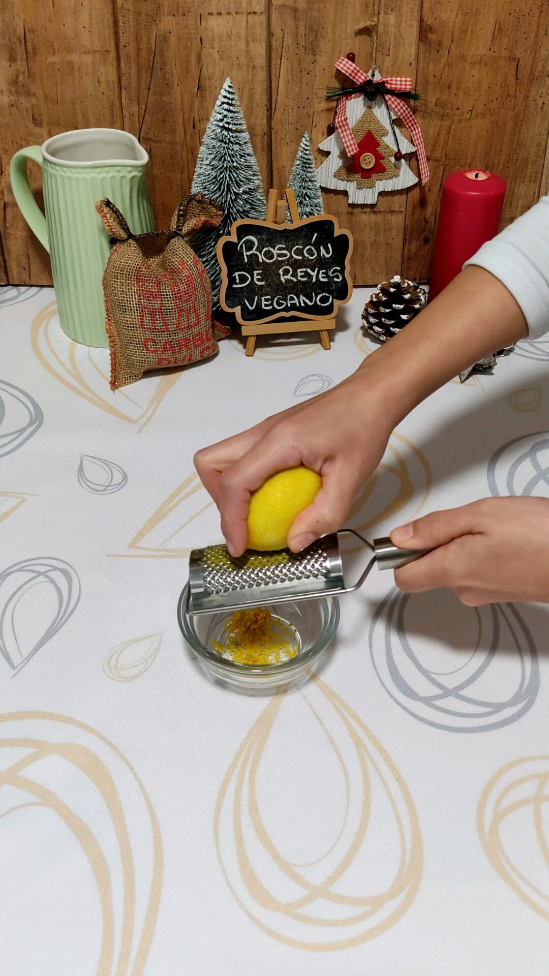 Obtenemos la rayadura de un limón