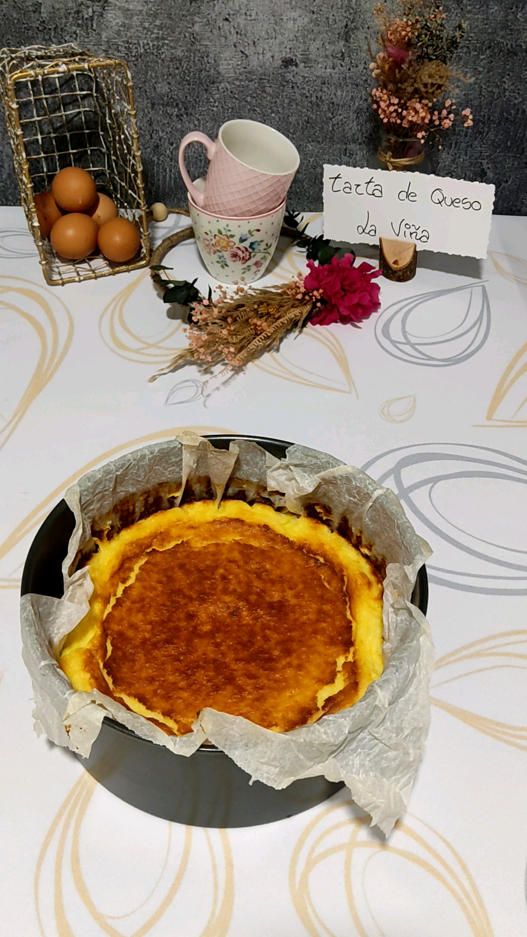 Nuestra tarta de queso La Viña recién horneada