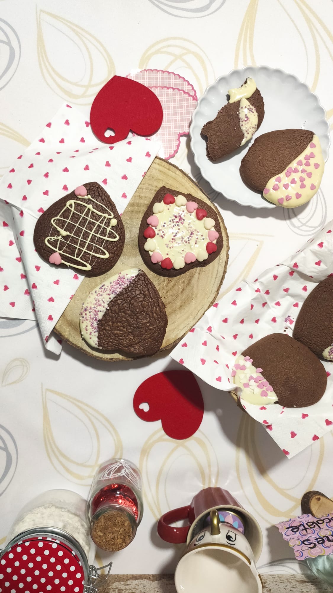 Deliciosas cookies de corazón de chocolate