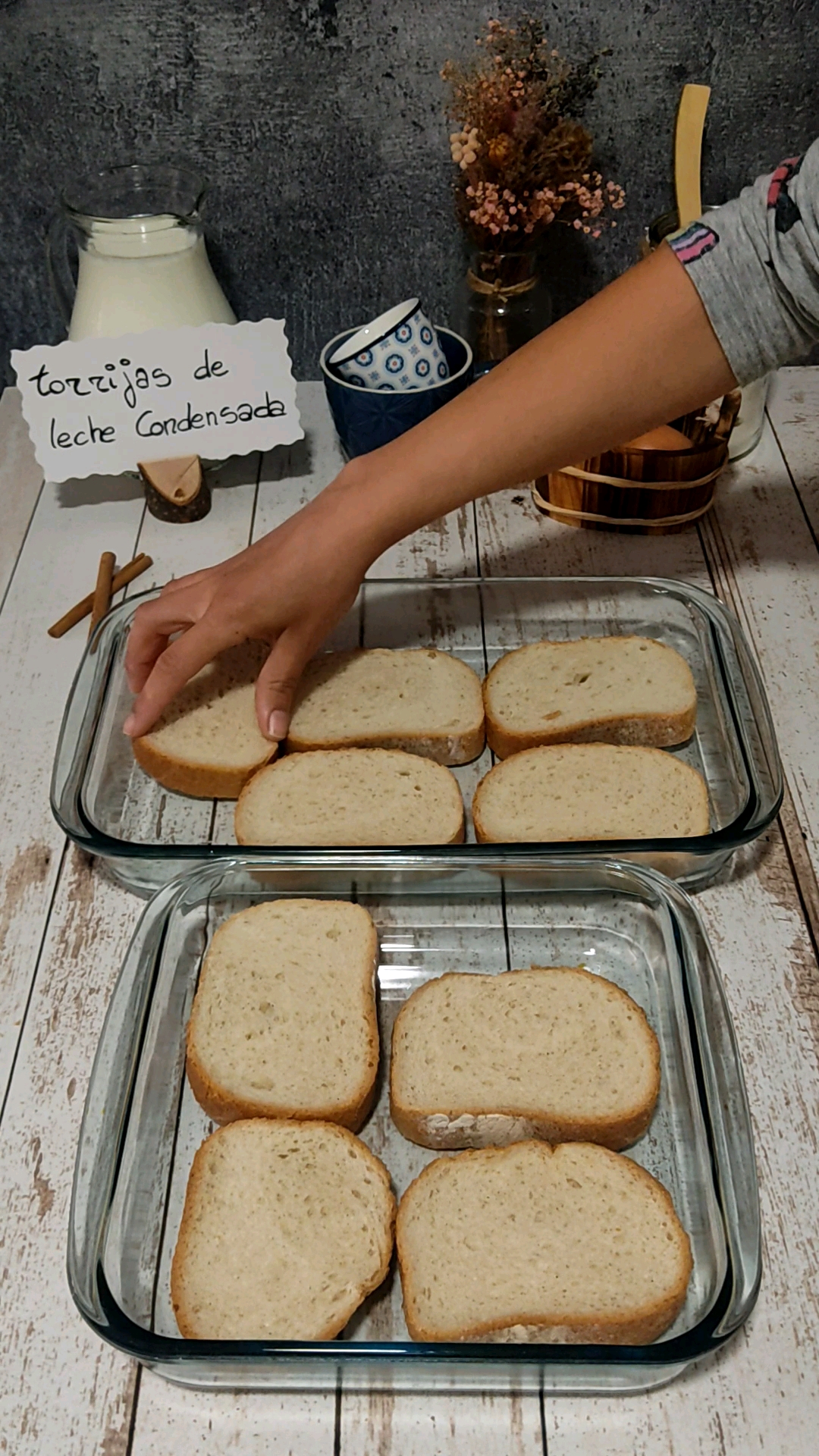 Imagen 11 Ponemos las rebanadas de pan en bandejas de cristal