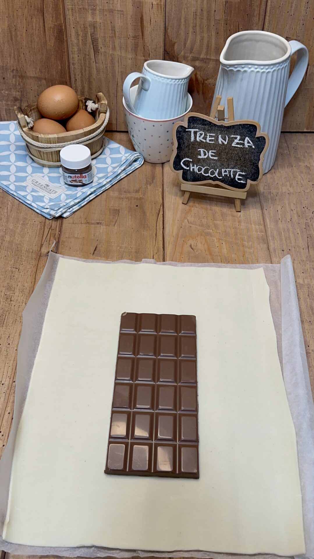 Colocamos la tableta de chocolate en el centro