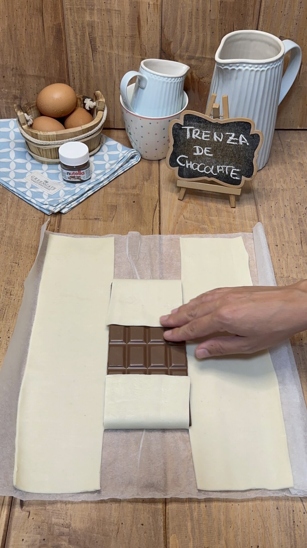 Cortamos y doblamos los bordes laterales sobre la tableta