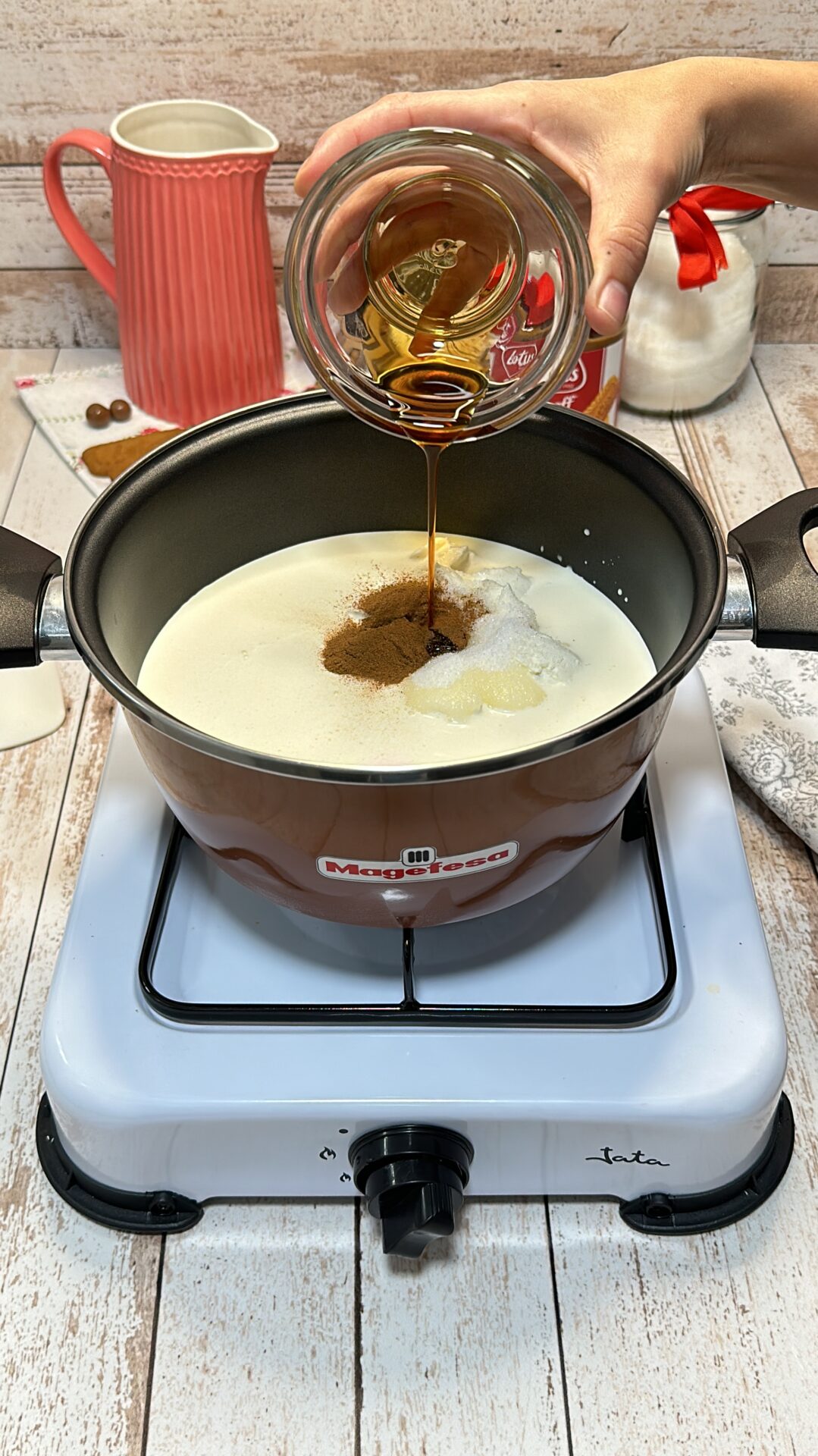 Incorporamos la canela y la vainilla