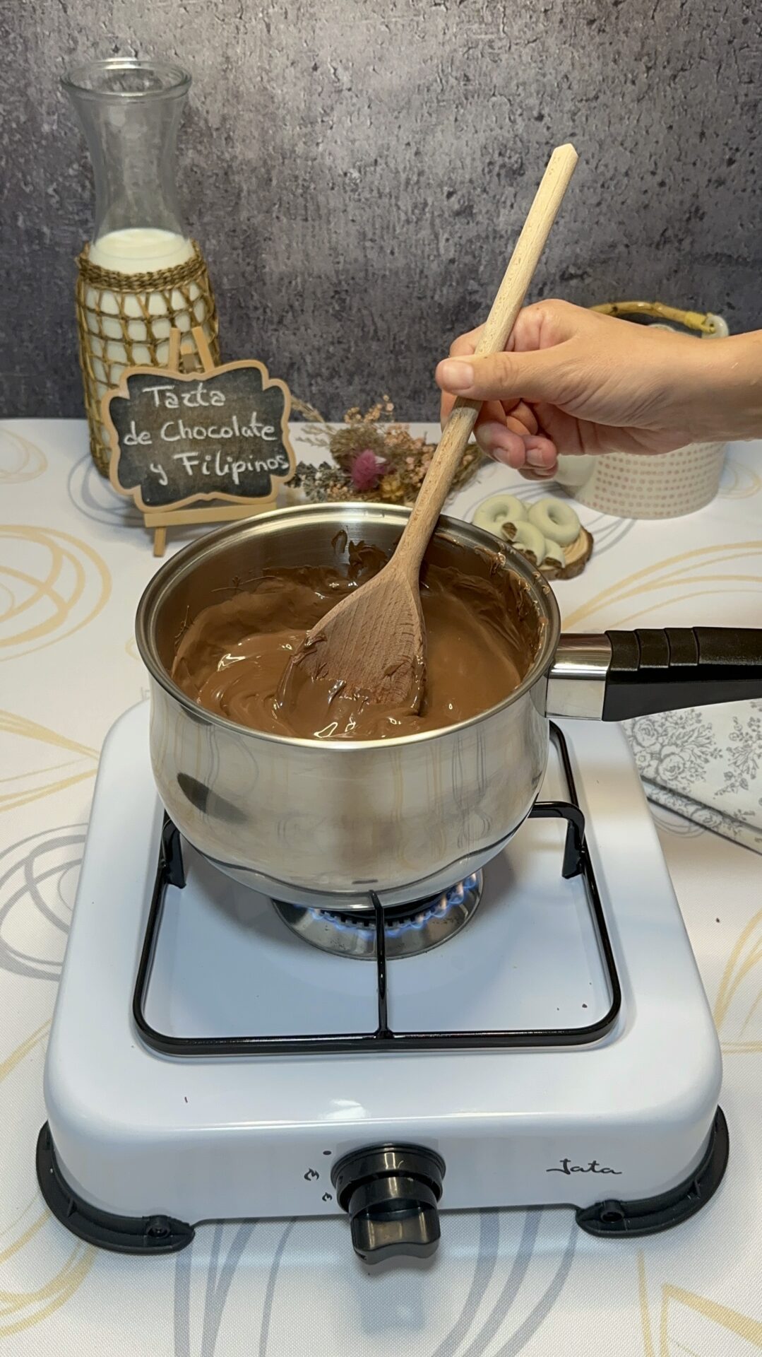 Fundimos el chocolate al baño María