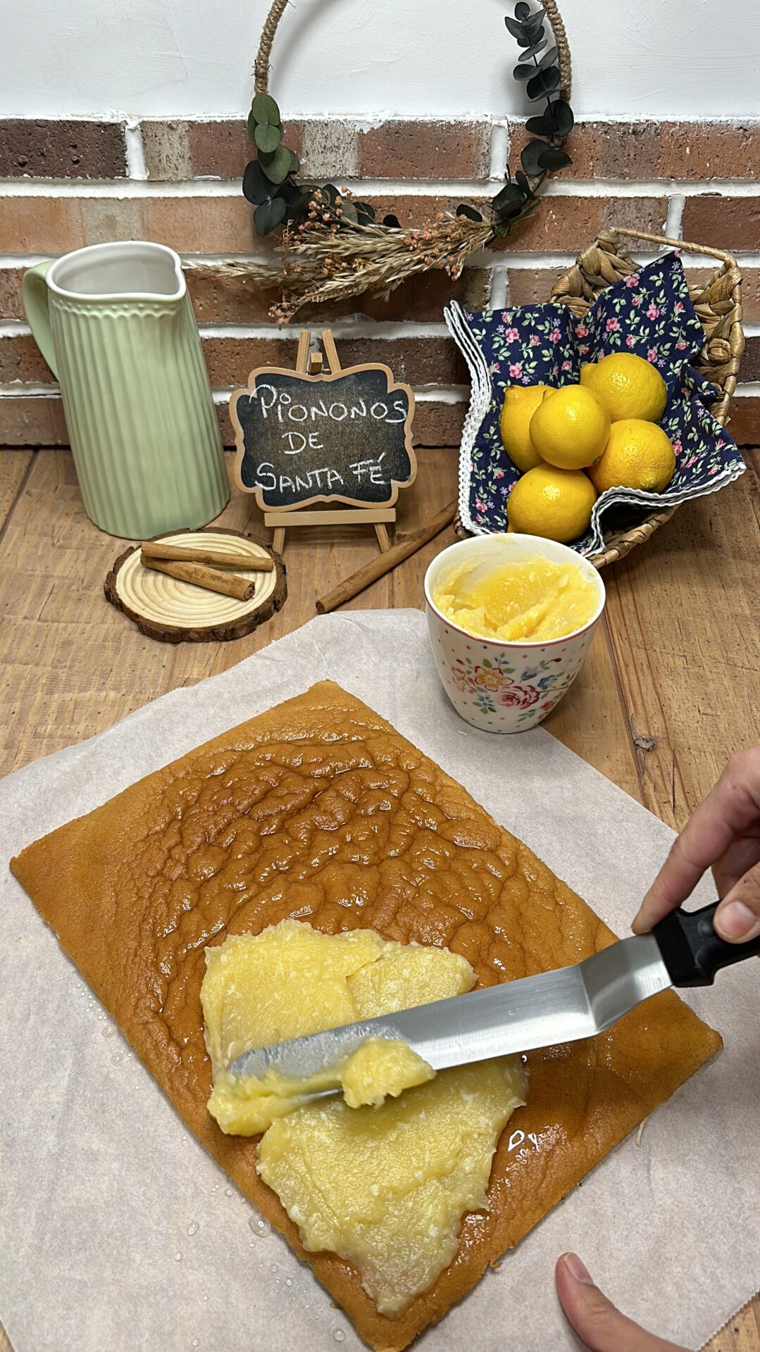 Cubrimos con una capa de yema pastelera