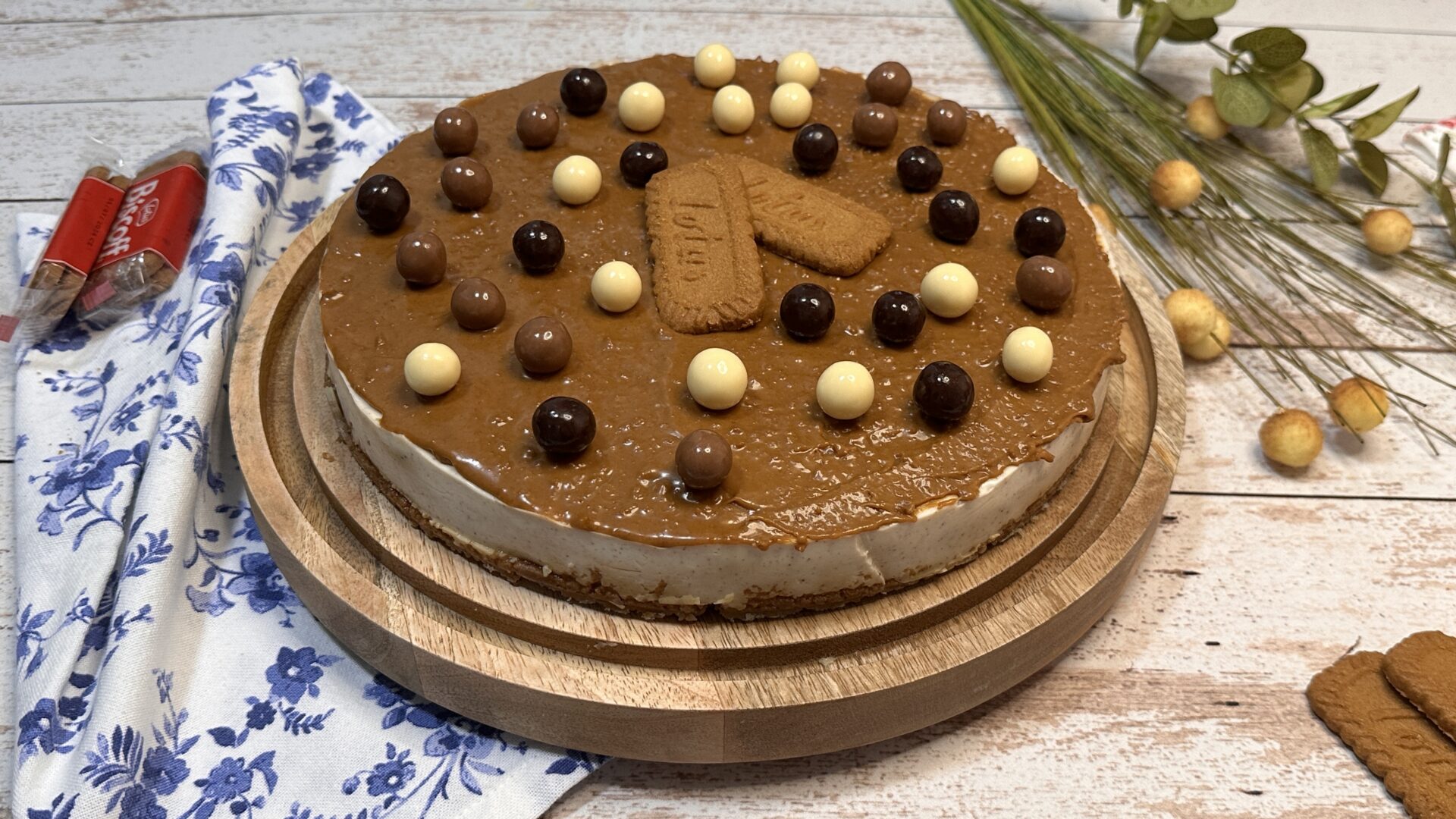Disfruta de nuestra increíble tarta Lotus