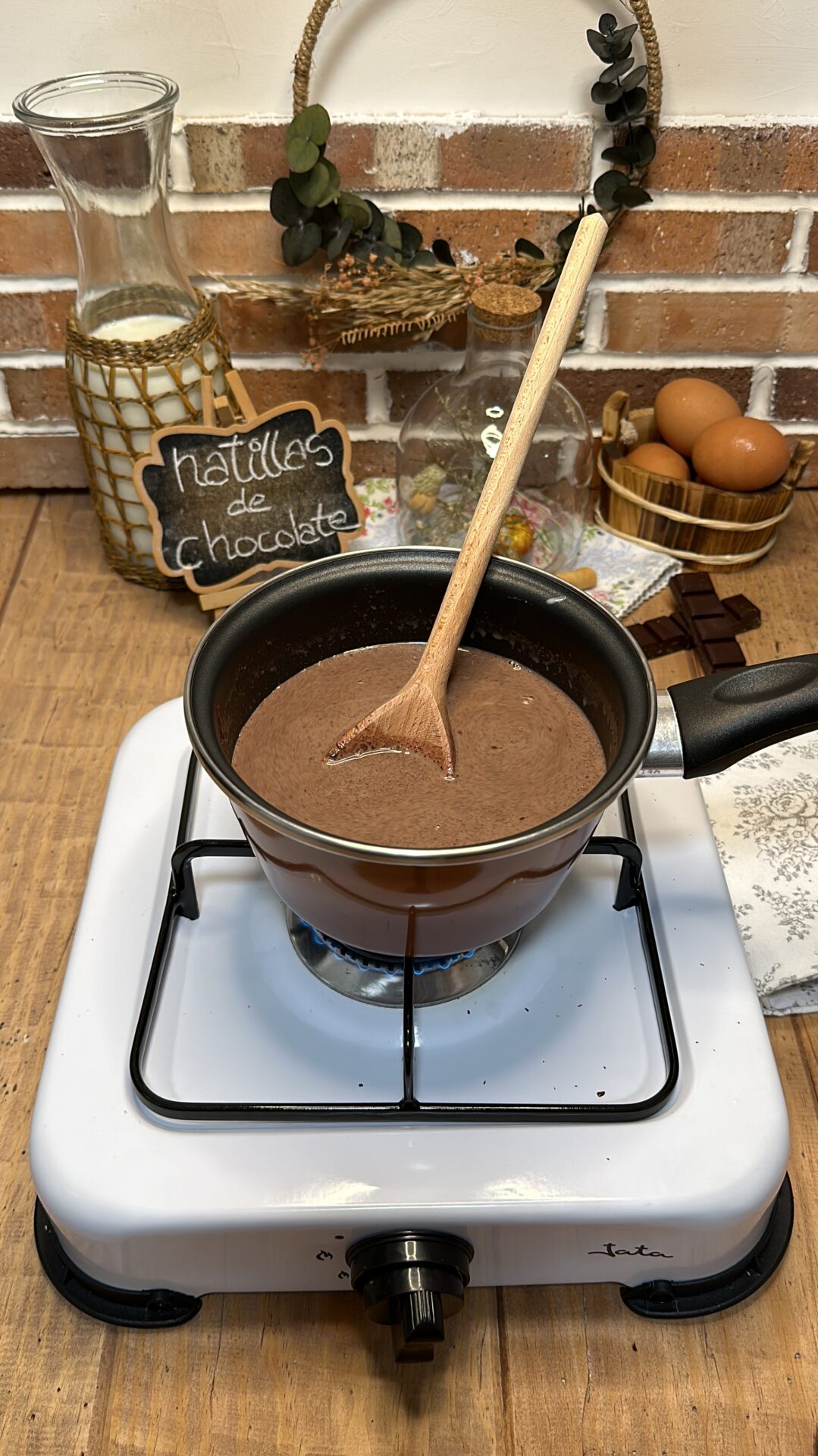 Removemos hasta que el chocolate esté fundido