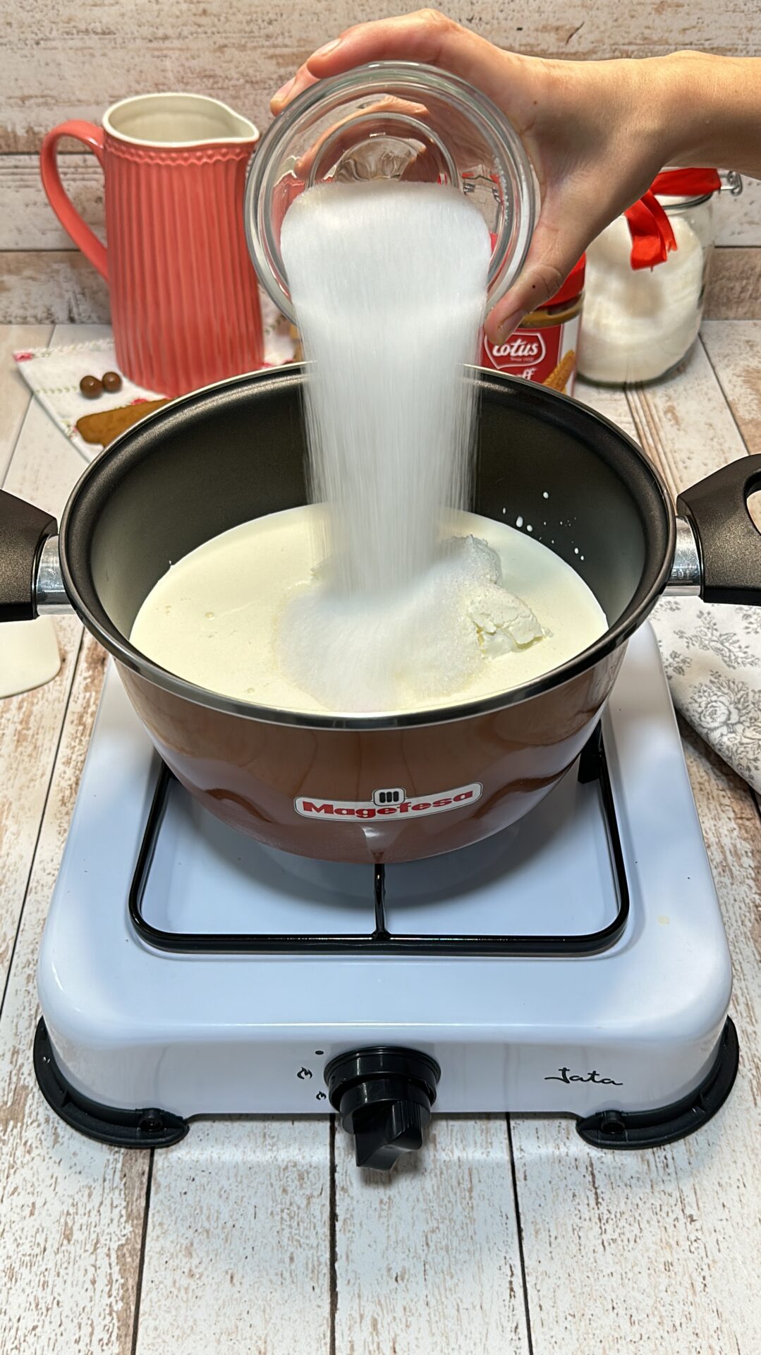 Añadimos la leche y el azúcar