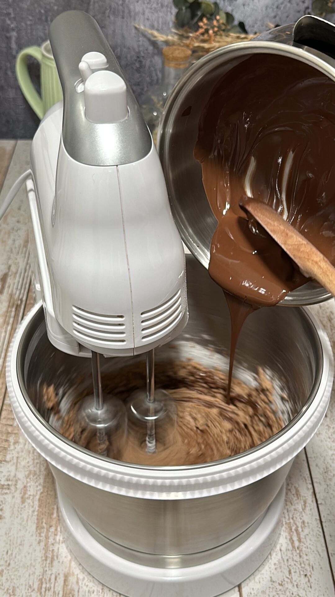 Añadimos el chocolate fundido