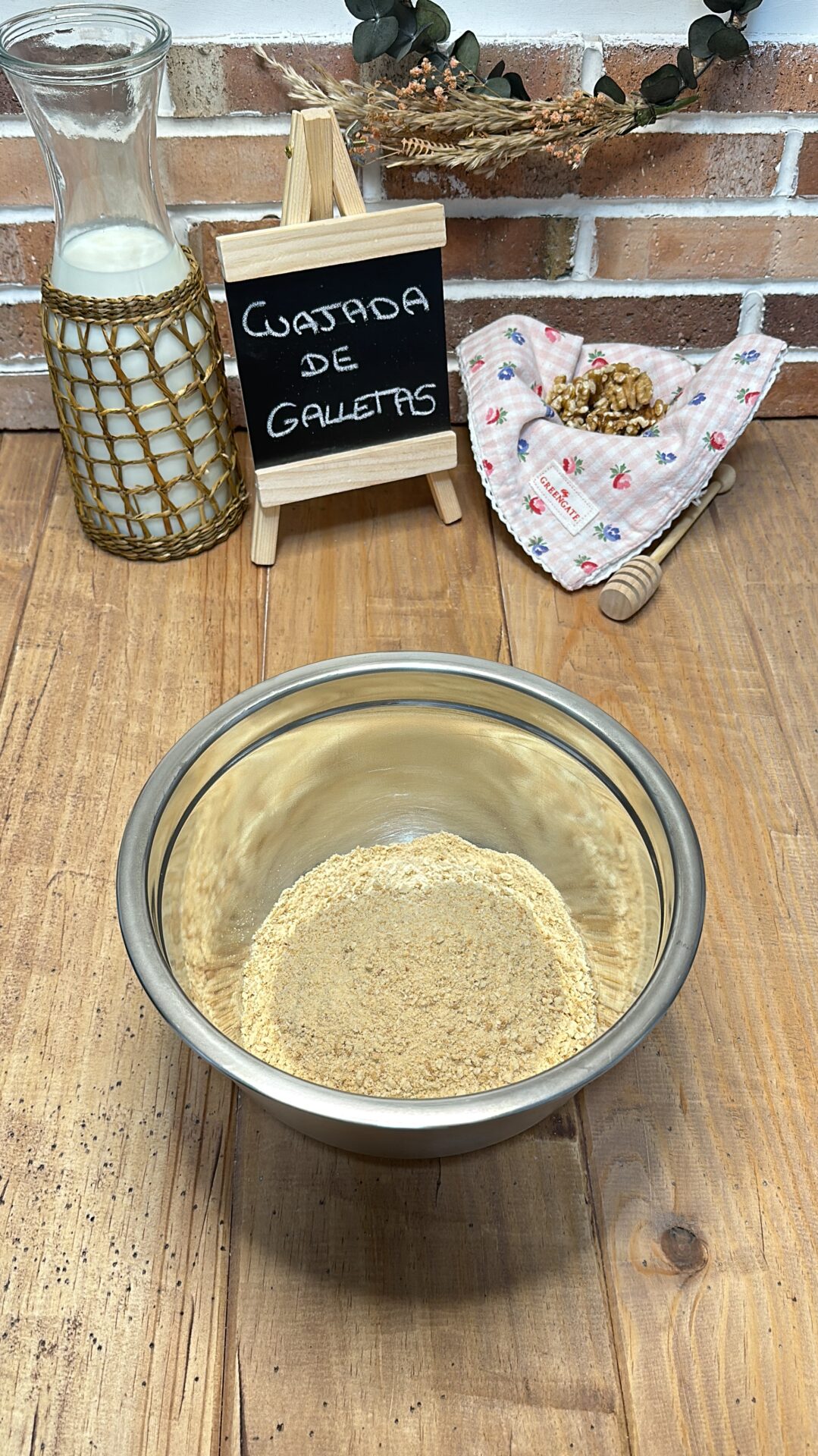 Reservamos las galletas trituradas