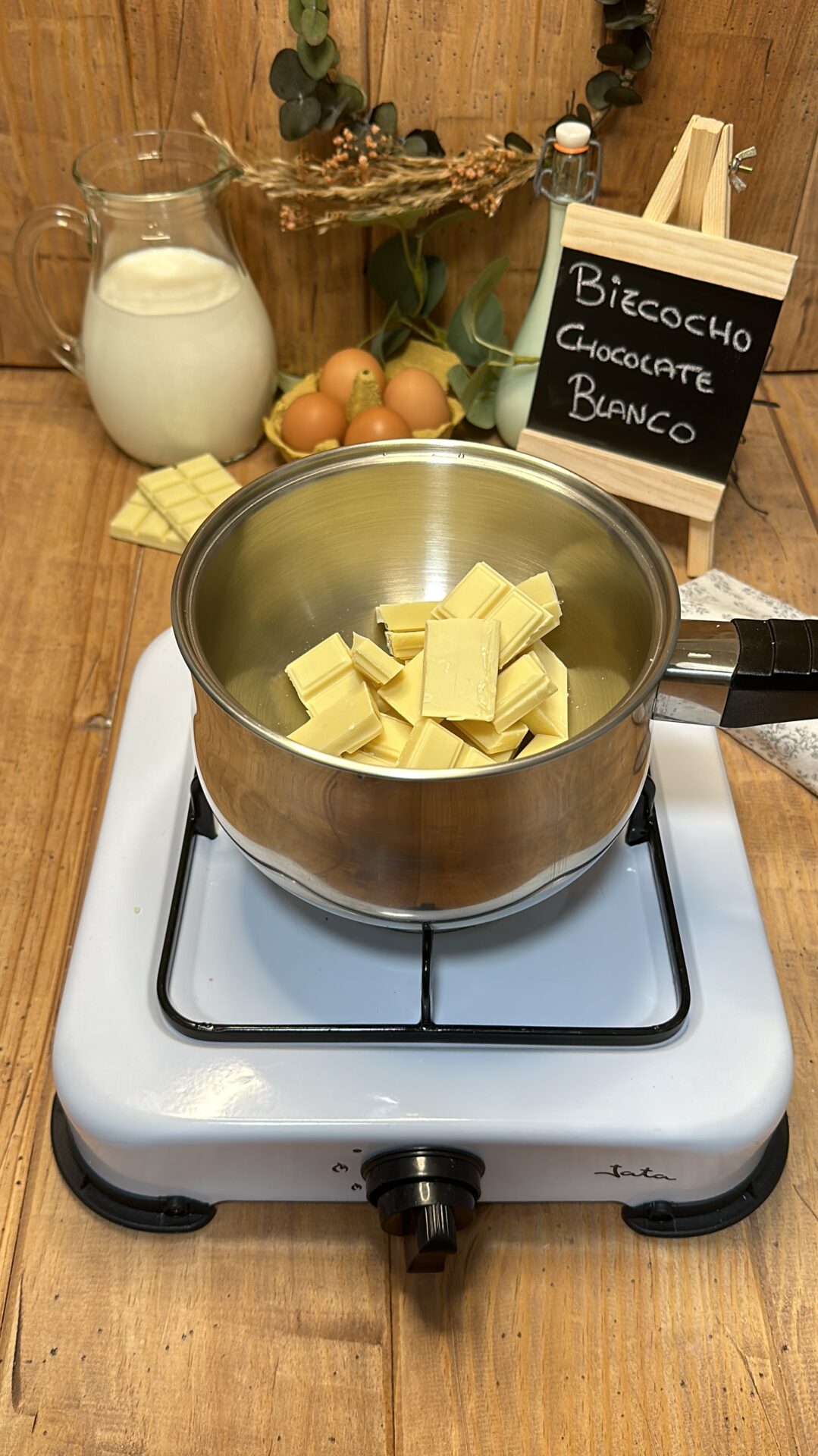 Ponemos el chocolate blanco al baño María