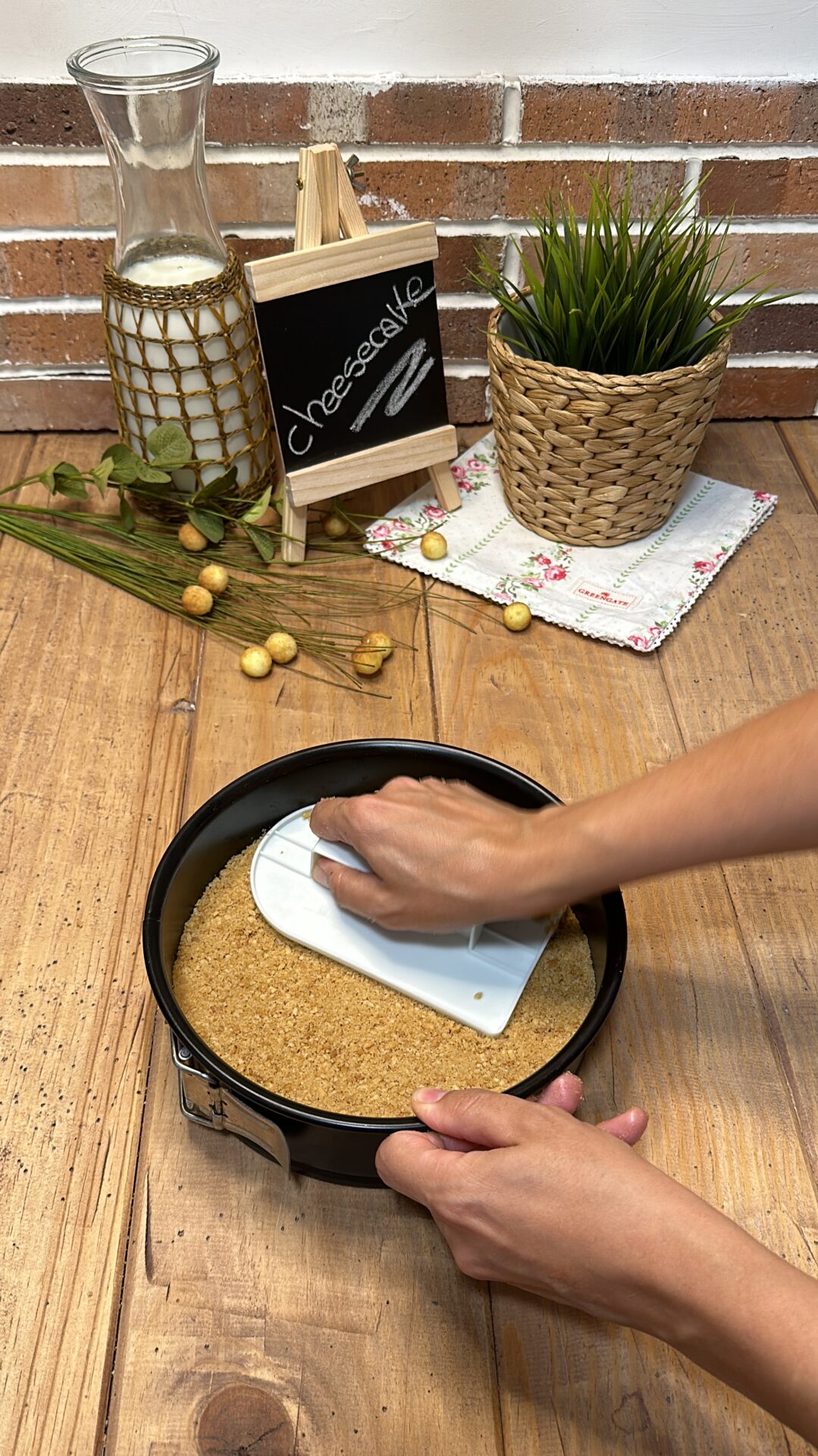 Aplanamos la base de nuestra cheesecake