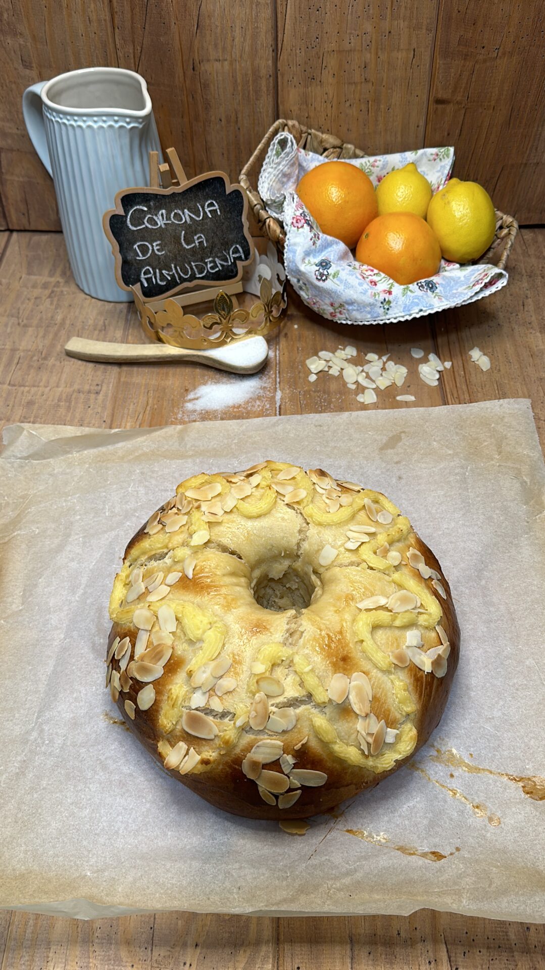 Nuestra corona de La Almudena recién horneada