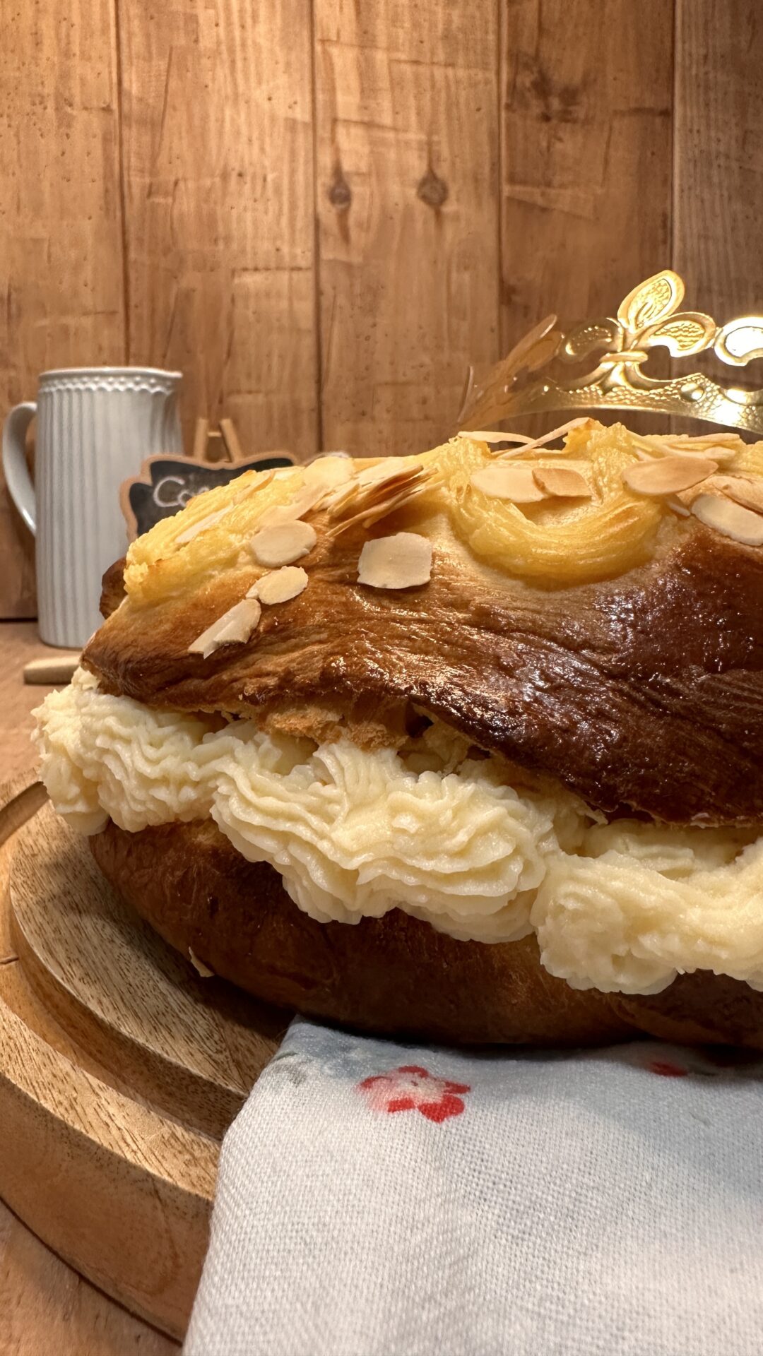 Atrévete con nuestra deliciosa corona de La Almudena