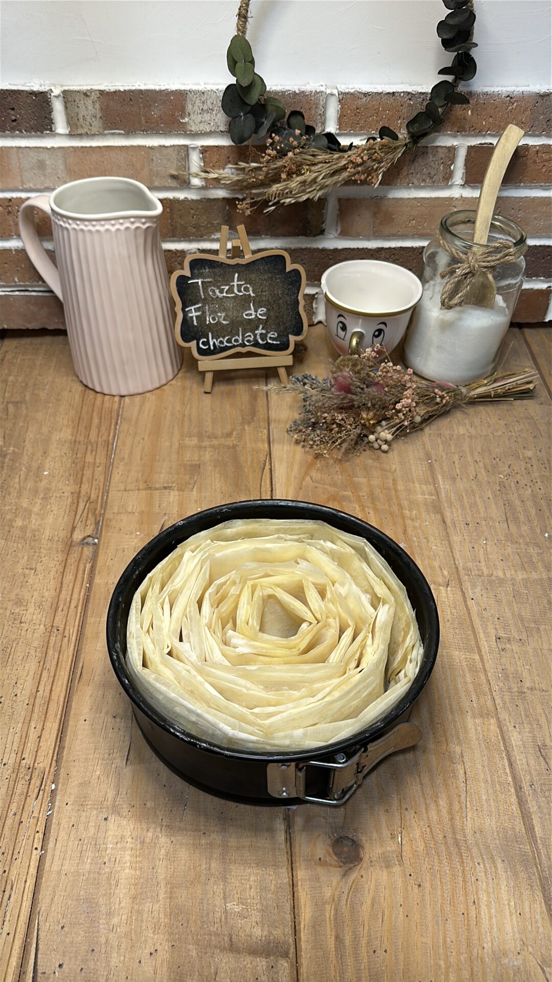 Nuestra tarta flor de chocolate lista para el horno