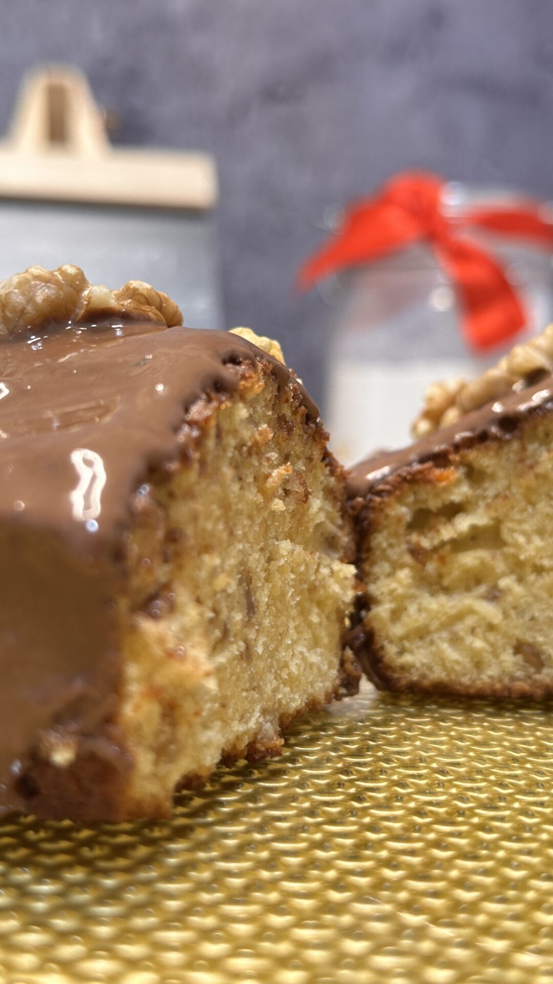 Atrévete con nuestro bizcocho de chocolate y frutos secos
