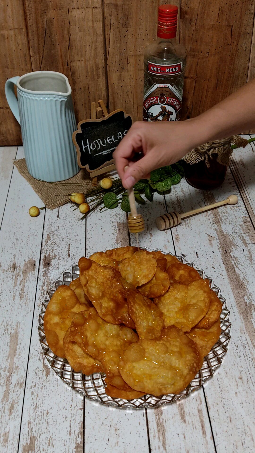 A la otra mitad de las hojuelas les añadimos miel