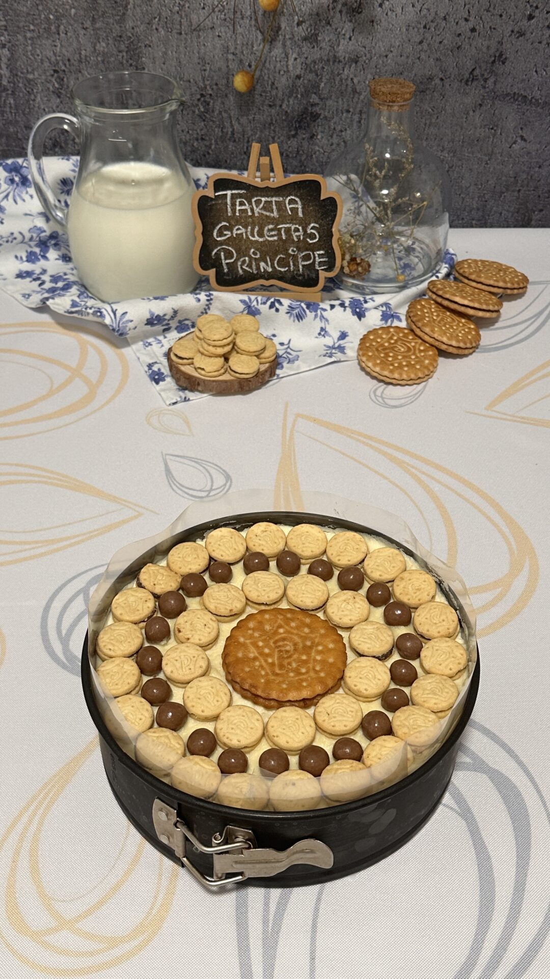 Y ya tenemos nuestra tarta de galletas Príncipe finalizada