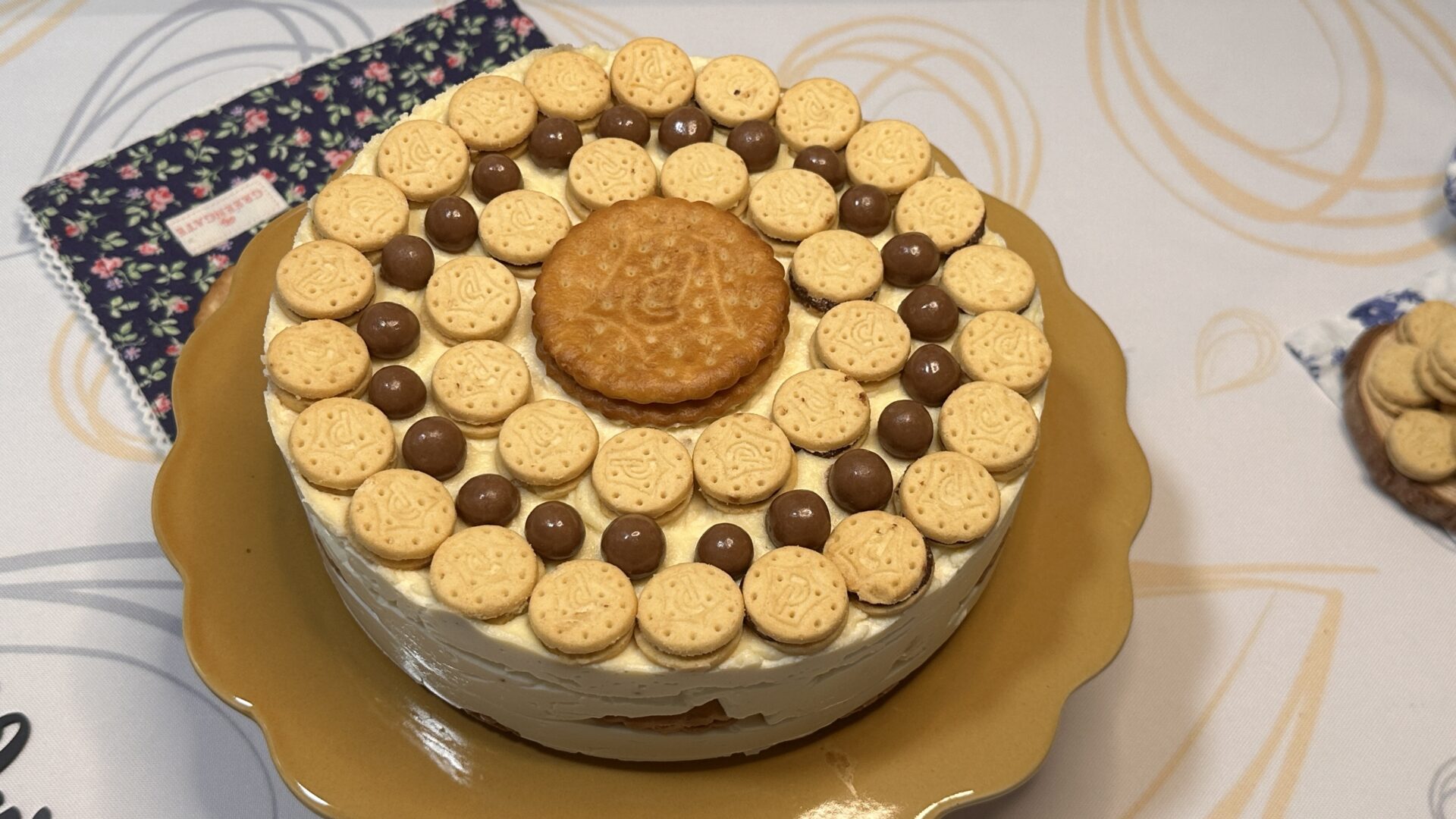 Nuestra tarta de galletas Príncipe lista para devorar