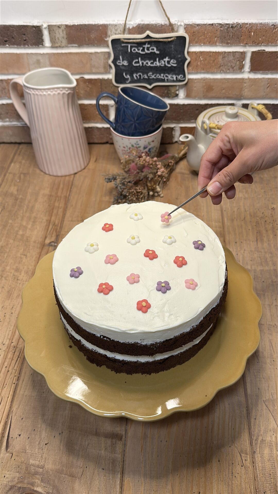 Tarta de chocolate y mascarpone_26 Decoramos con figuritas de azúcar