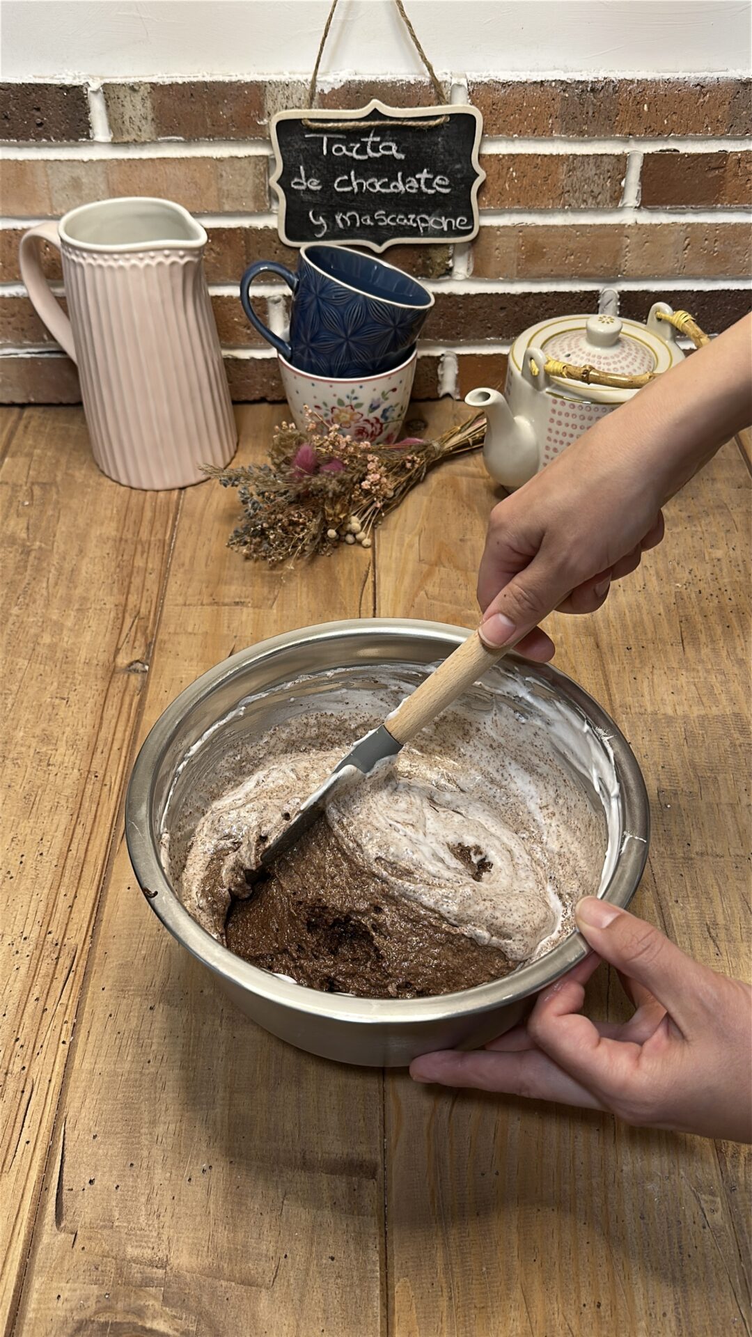 Tarta de chocolate y mascarpone_9 Incorporamos el merengue a la mezcla