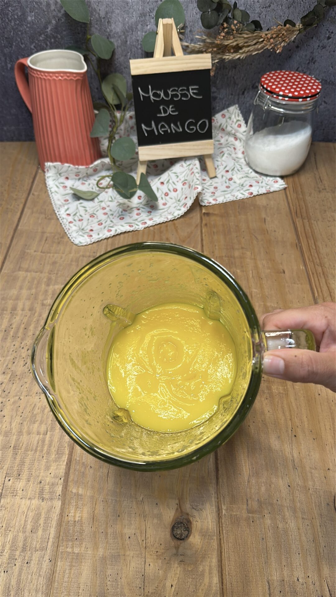 Trituramos hasta obtener este puré de mango
